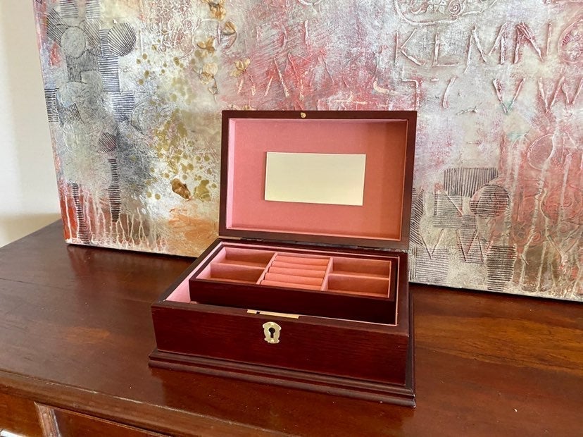 Jewelry Dresser