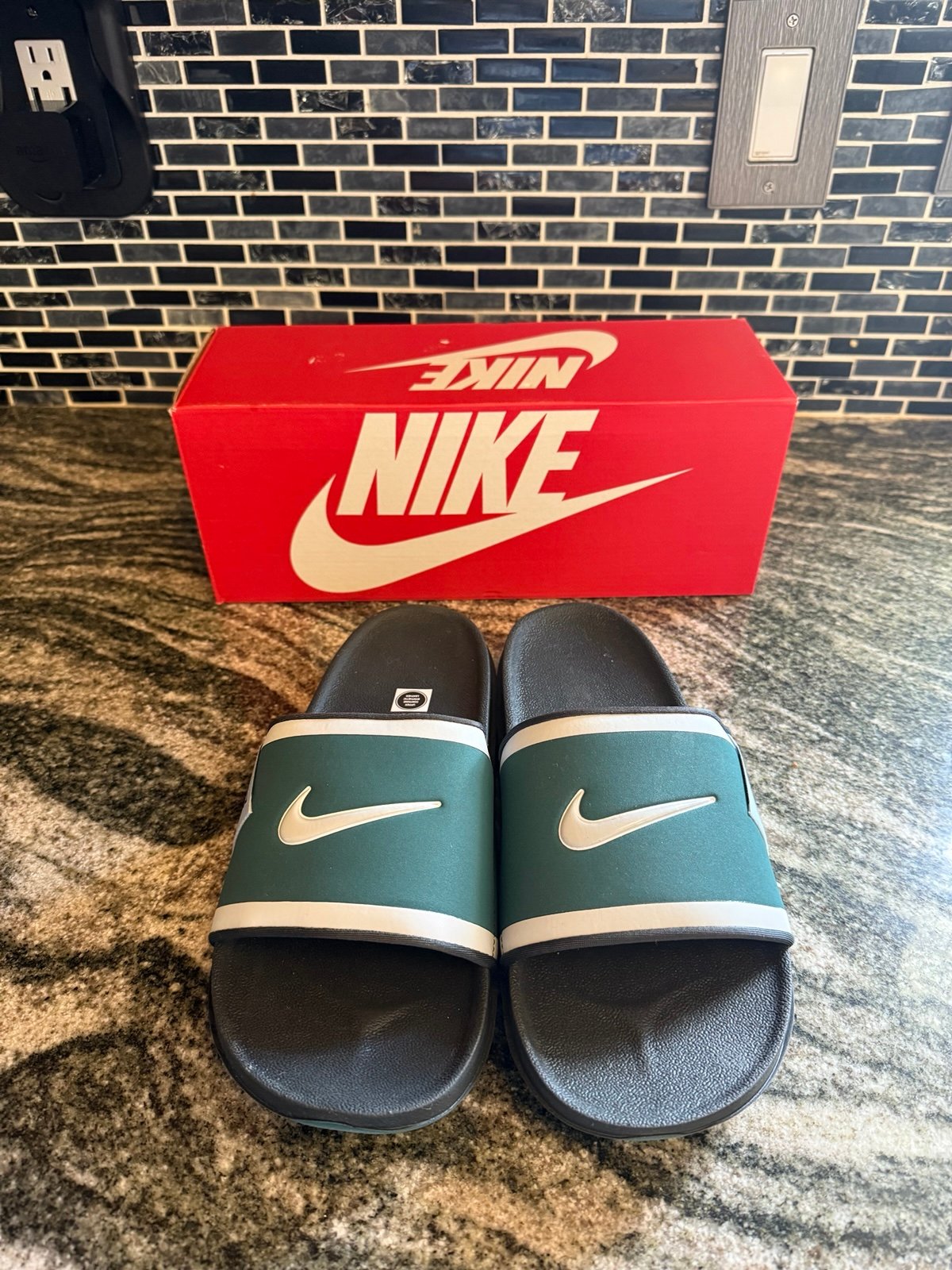 Nike Slides • Size 9 • NFL Philadelphia Eagles • Sandals • Footwear