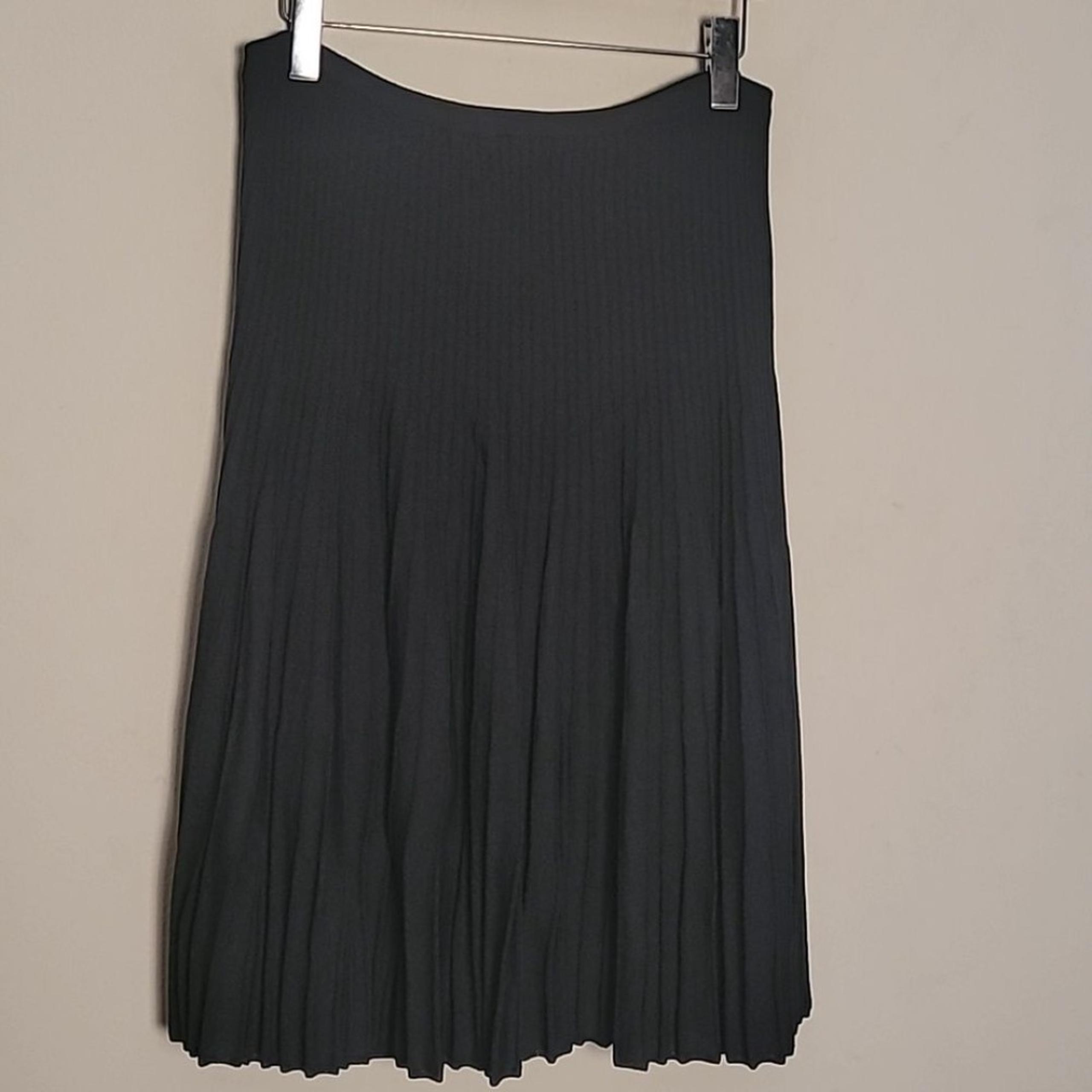 St. John Evening wool blend pleated midi skirt Sz 12 Quiet Luxury Minimalist