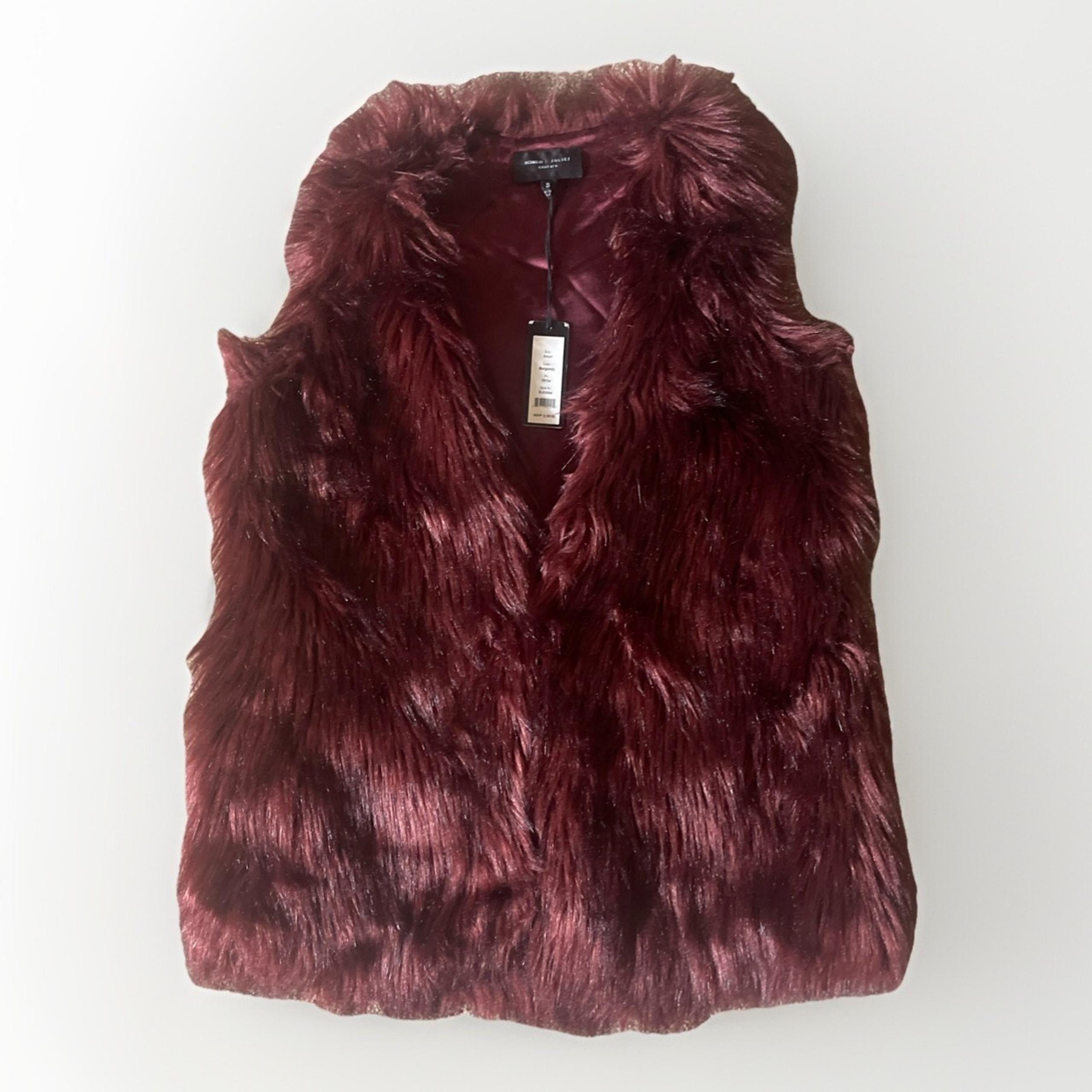 Romeo & Juliet Couture Faux Fur Vest Women's Small Burgundy Lined Retail $195