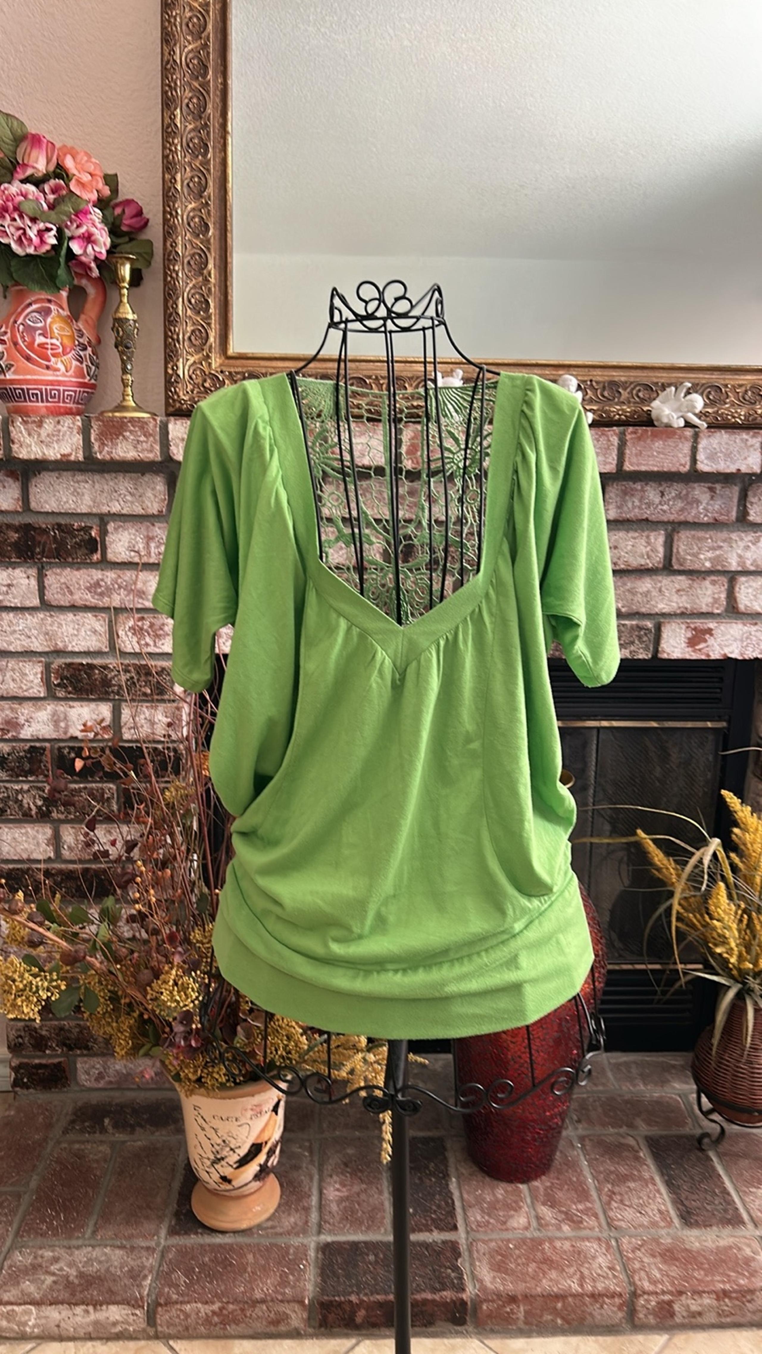 VTG Y2K Green V-Neck Lace Back Bubble Short Sleeve Blouse Sz L