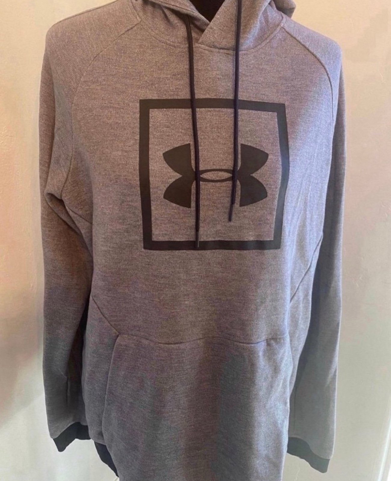 Men’s Under Armour Sweater (Size L)