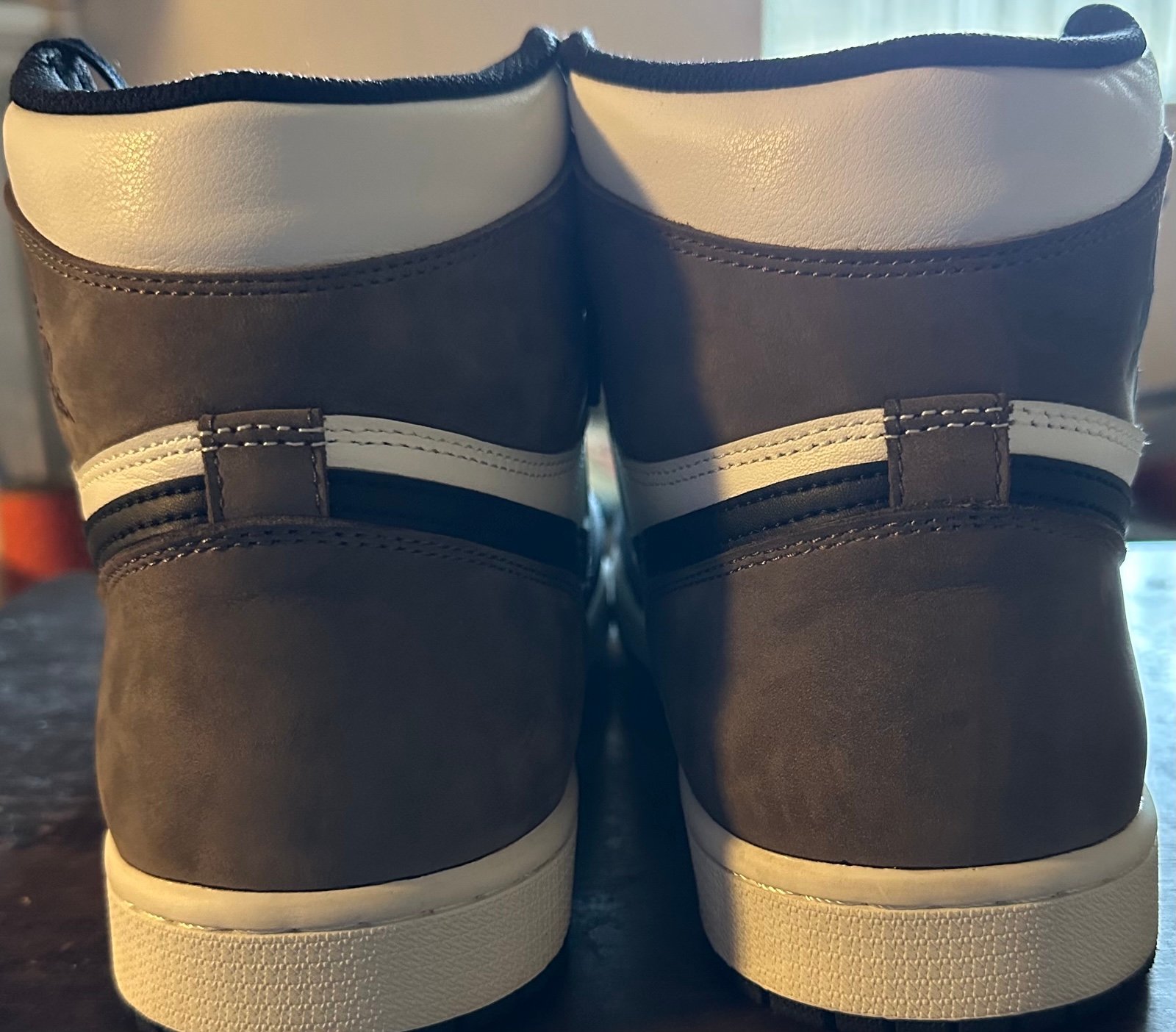 Jordan 1 Retro High OG “Dark Mocha”