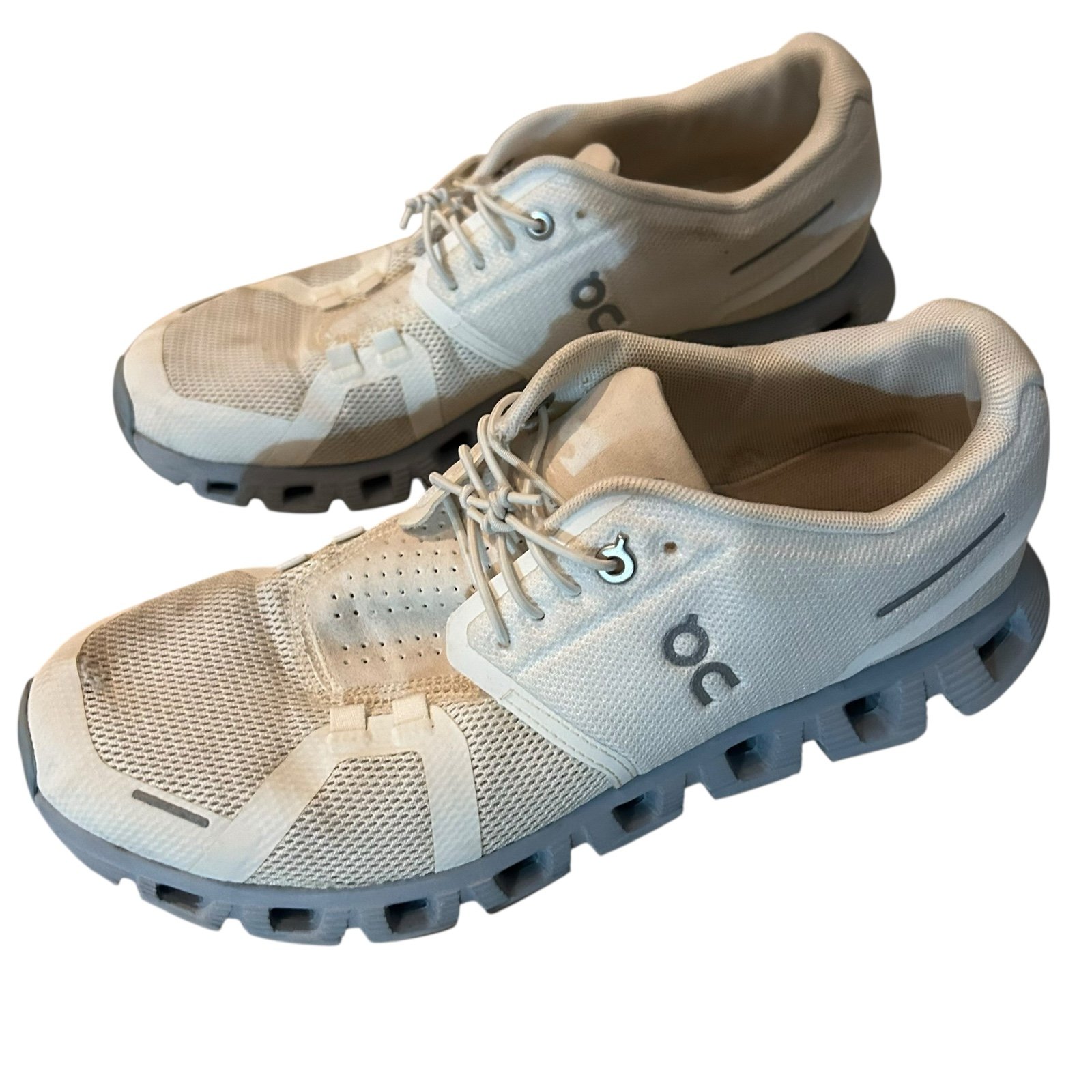 On Cloud 59.8886 White With Grey Soles Size 9 Running Shoes Fitness Walking.