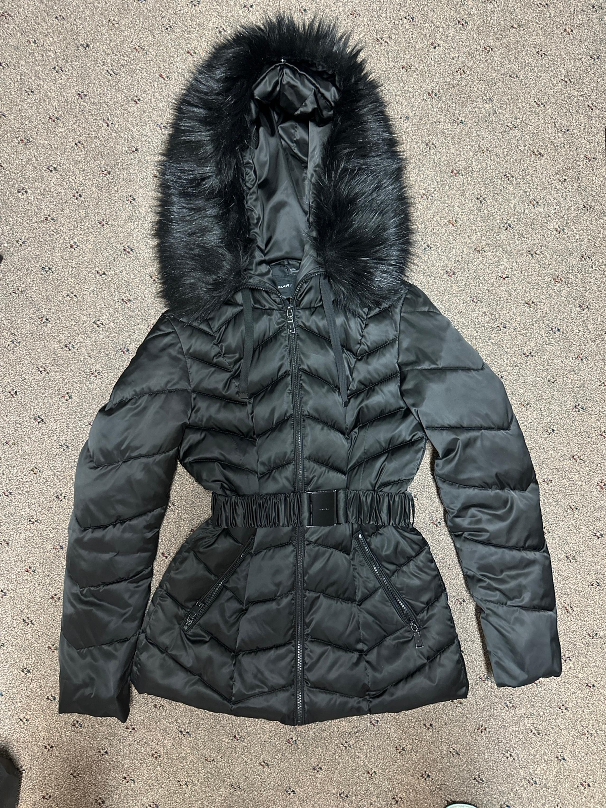 Tahari black puffer jacket Coat