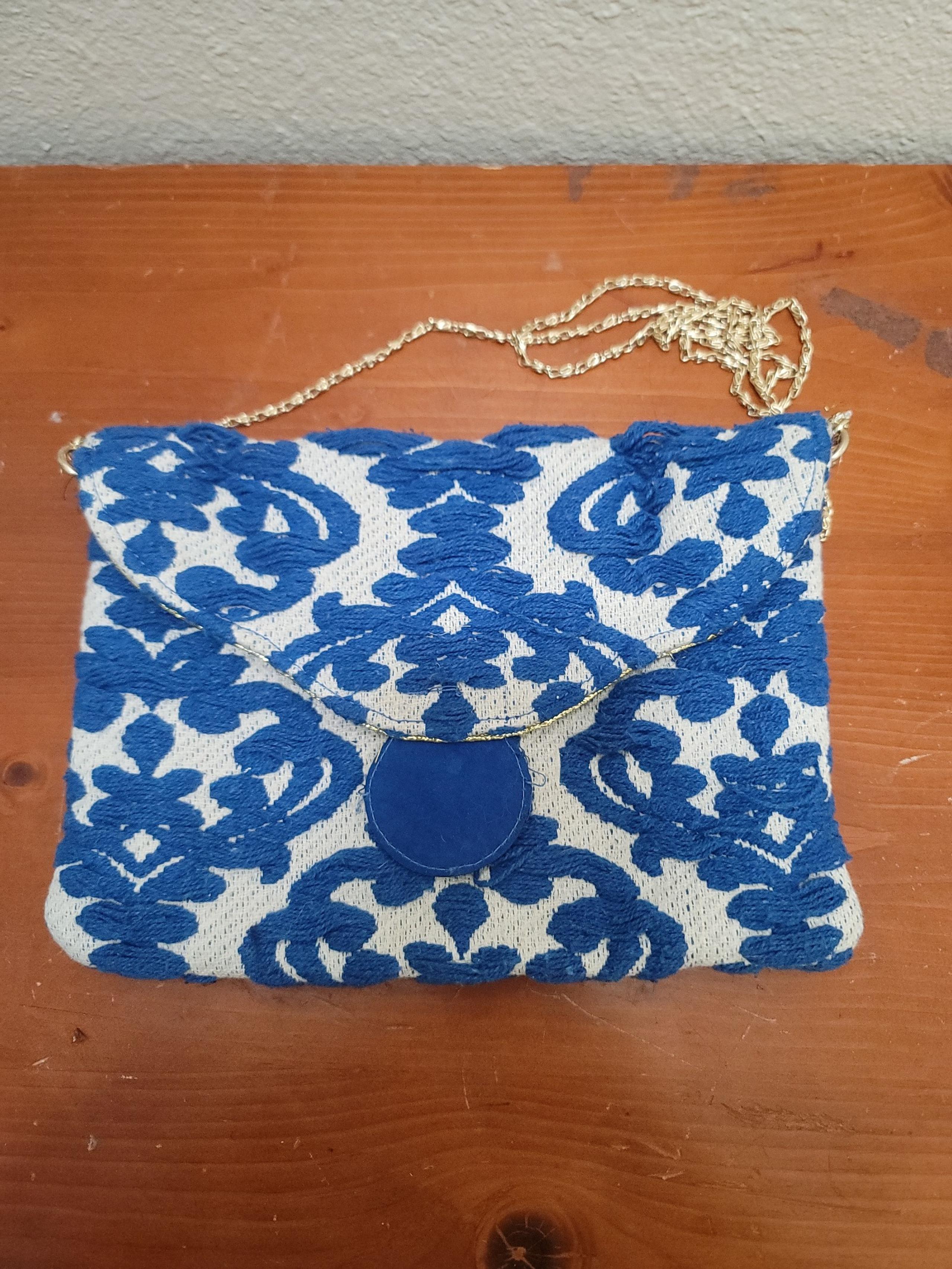 Steve madden  Zada envelope purse blue embroidery