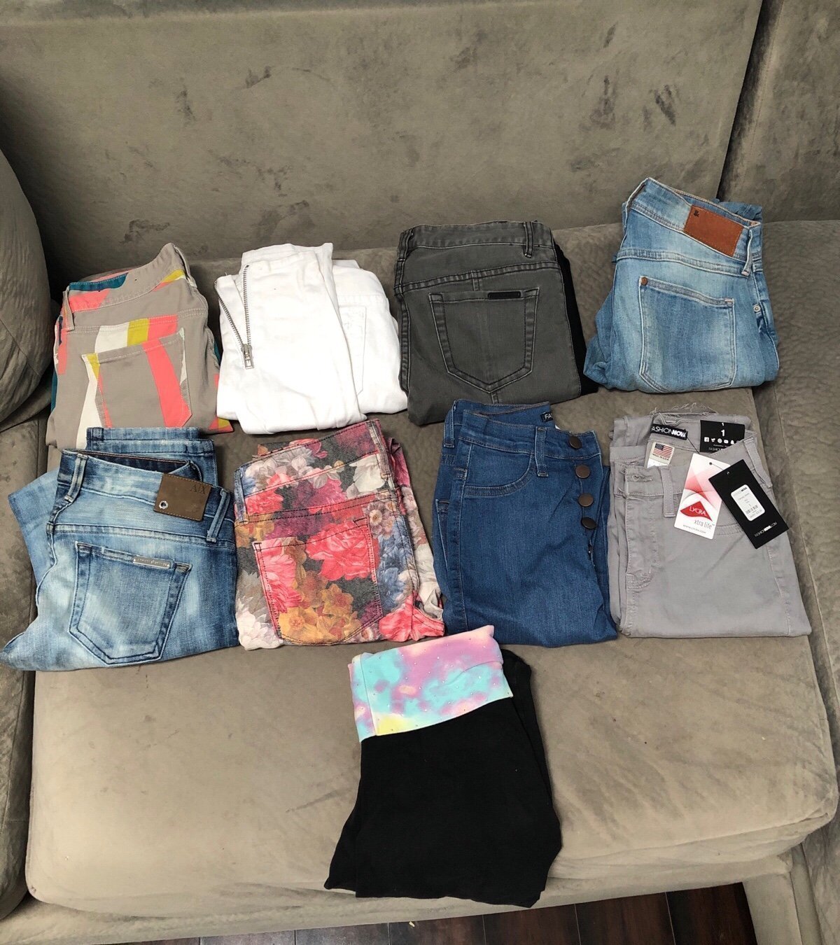 Women’s jeans / pant bundle size xs. 9 total