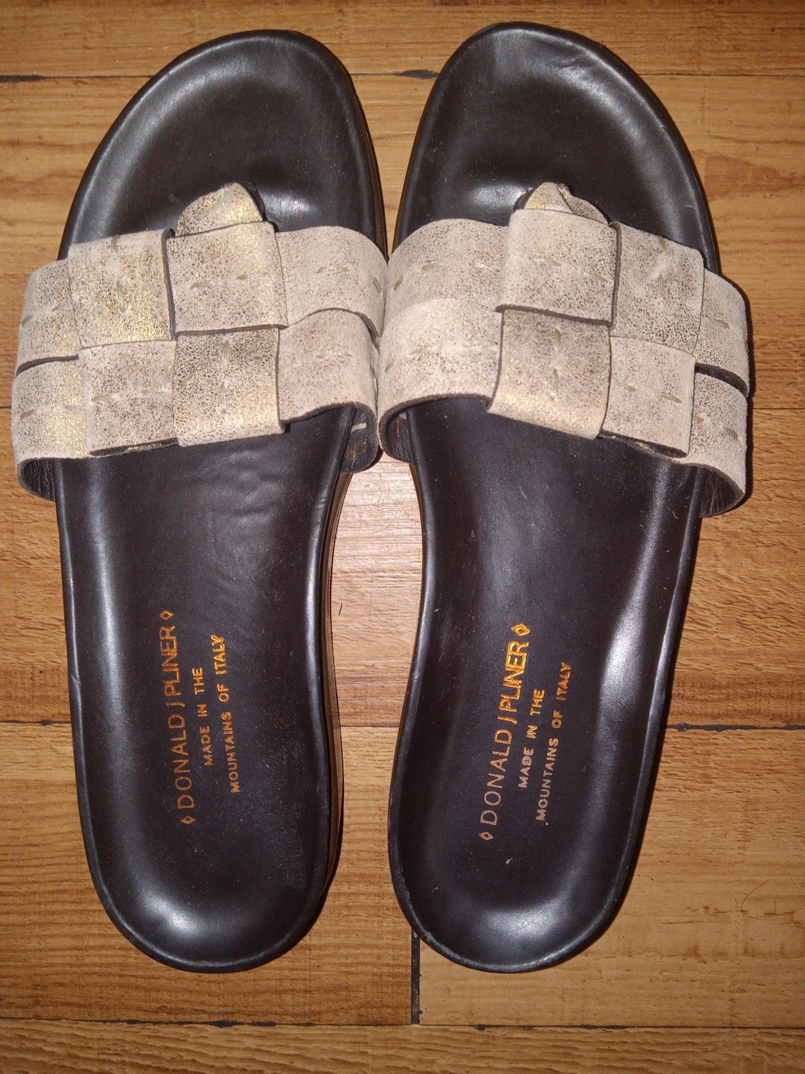 Donald j pliner women's sandals size 7.5