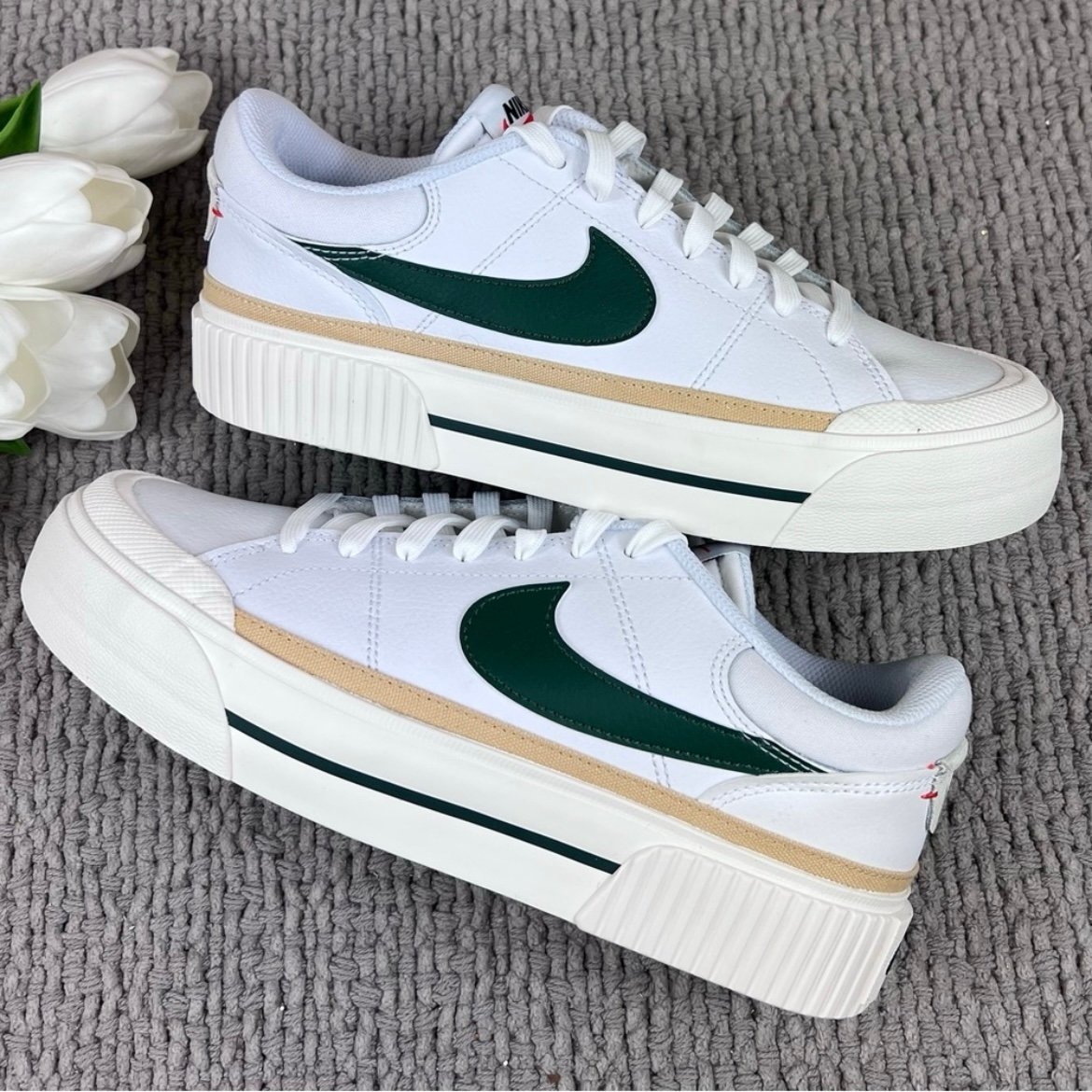 NEW Size 9.5 Nike Court Legacy Lift Platform Leather Womens Shoes White Sesame