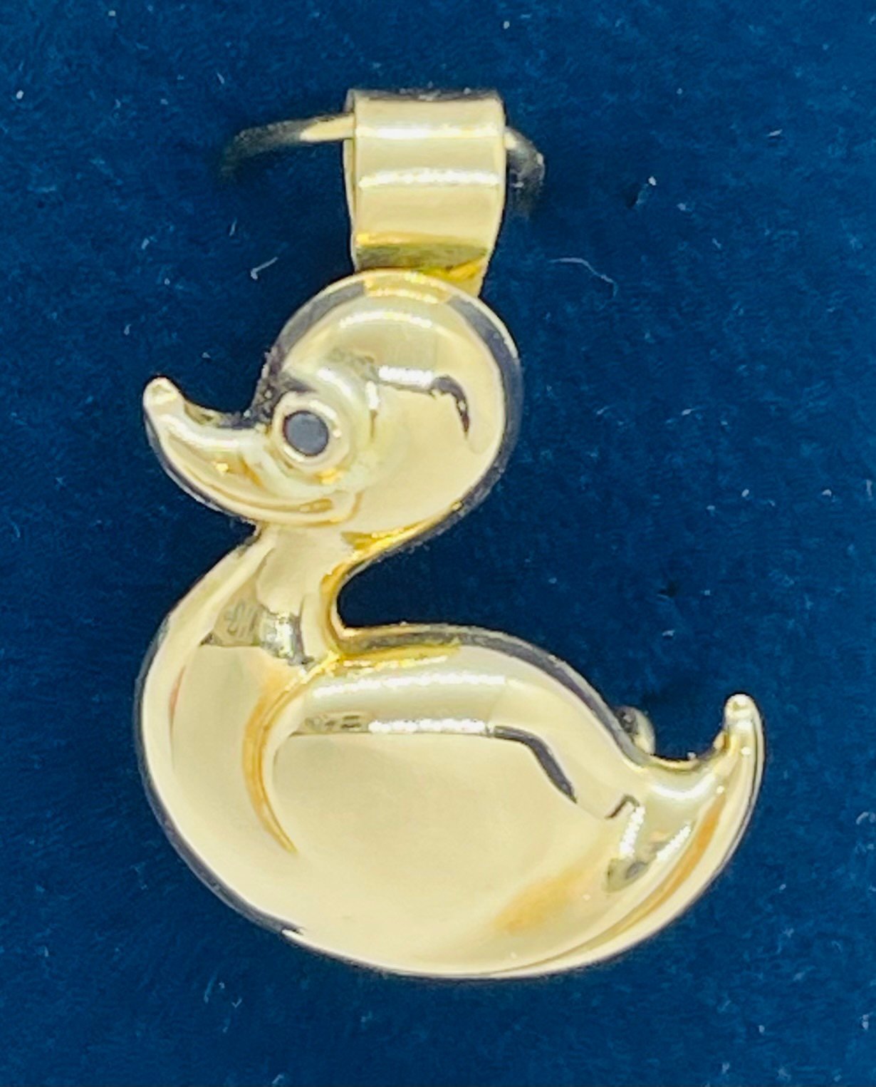 18 K gold genuine blue sapphire rubber ducky 3D charm/pendant/pin 2.5 grams