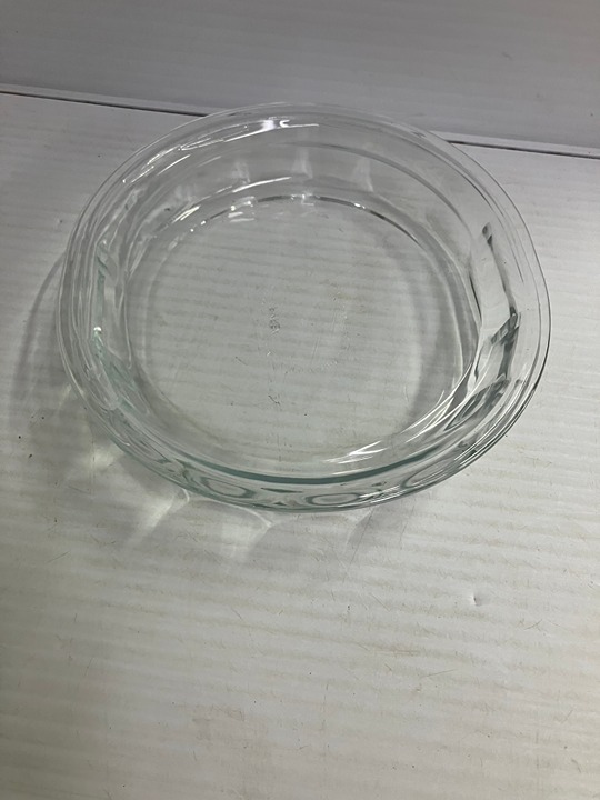 Pyrex 805-B, 2.4 L, Glass Baking Dish, With Lid, ^
