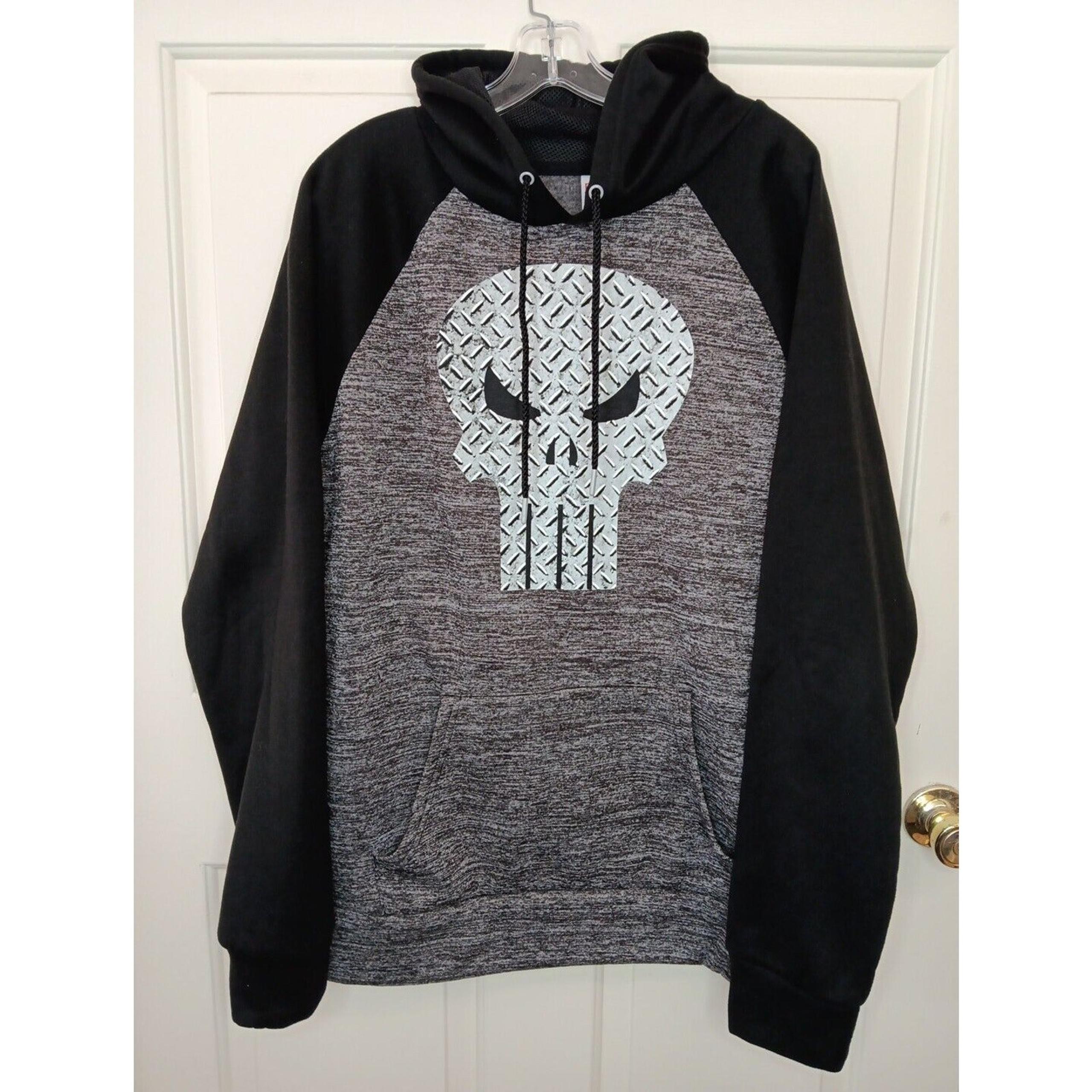 NWOT Marvel Punisher Hoodie Men's Pull Over Size XL Black Gray Pocket