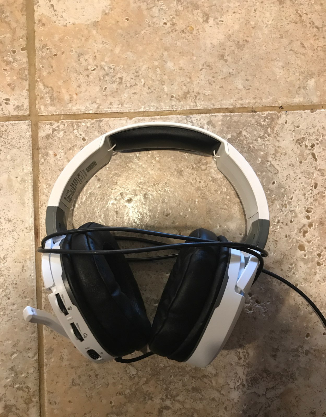 An xbox/ps4 turtle beach headset