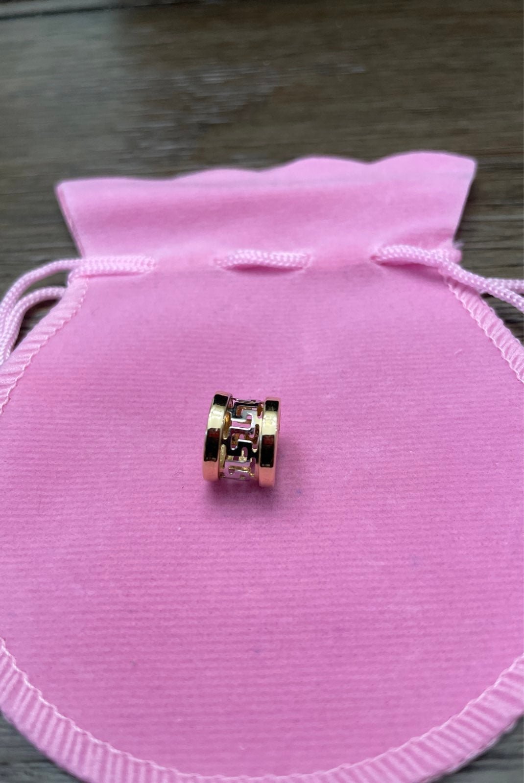 Two toned pendant 18k real gold