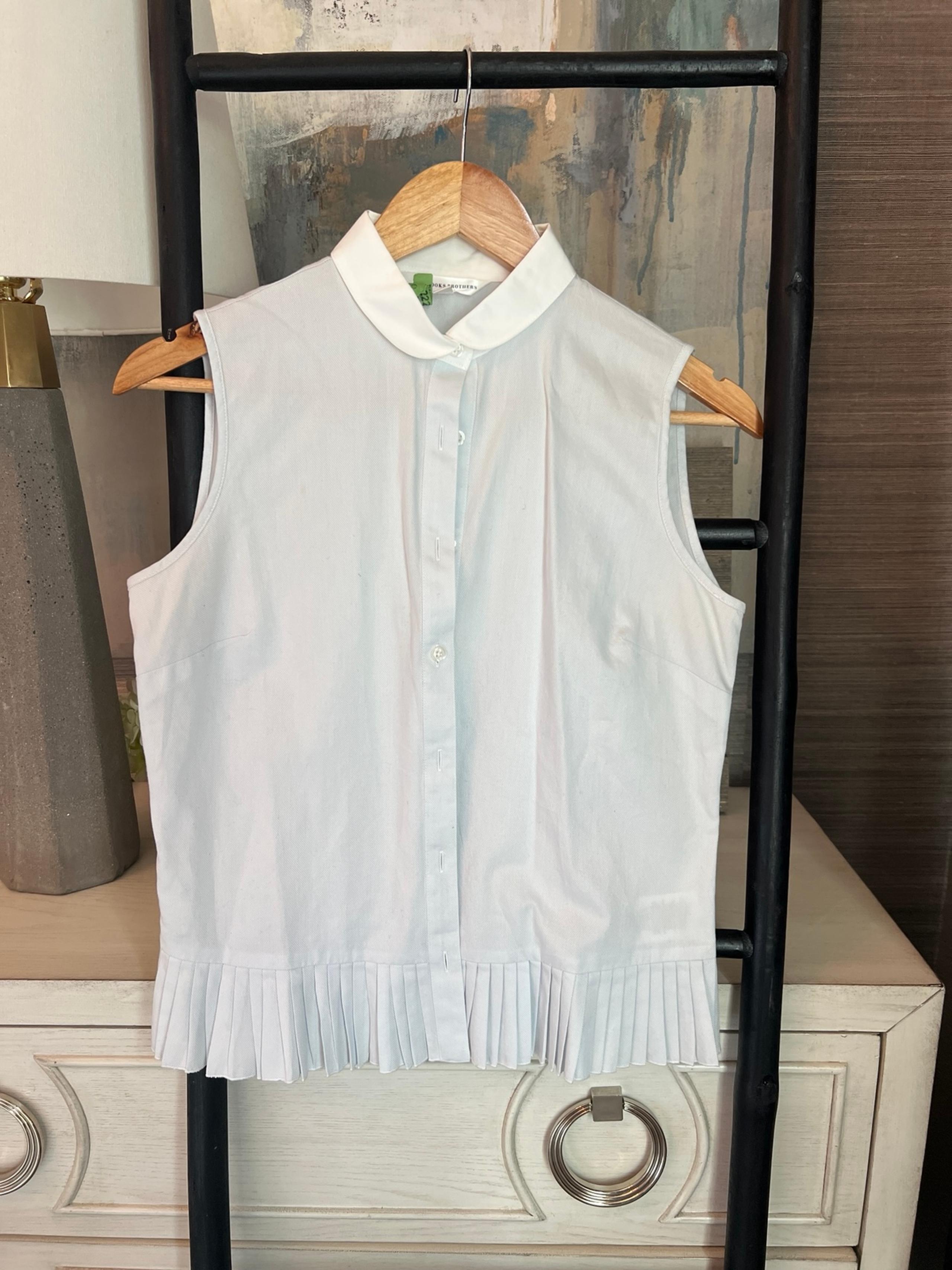 Brook brothers sleeveless shirt with pleats