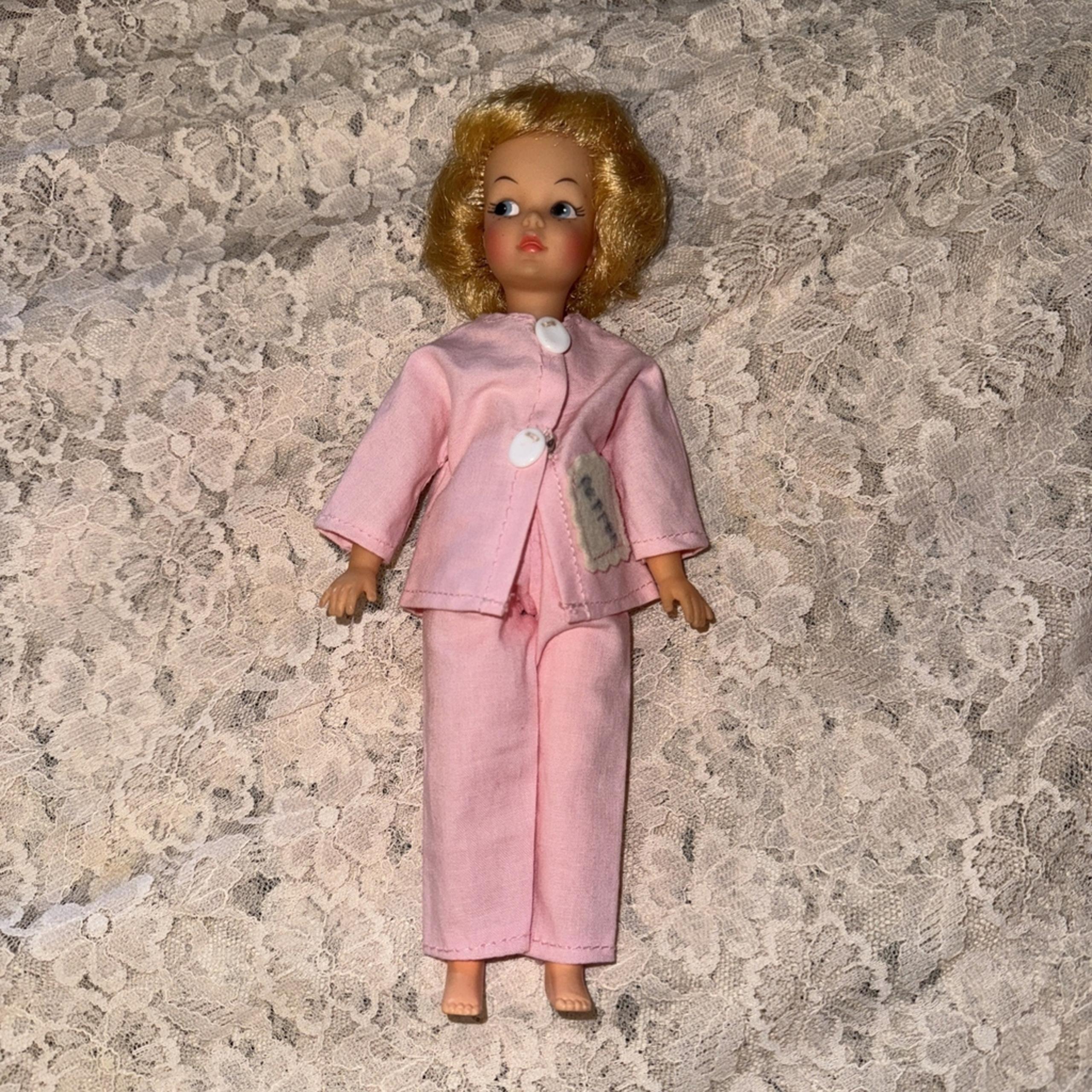 Ideal Toy Co. Pepper Doll Mommy Made Pink Pajamas Sleeping Bag Pillow 9"