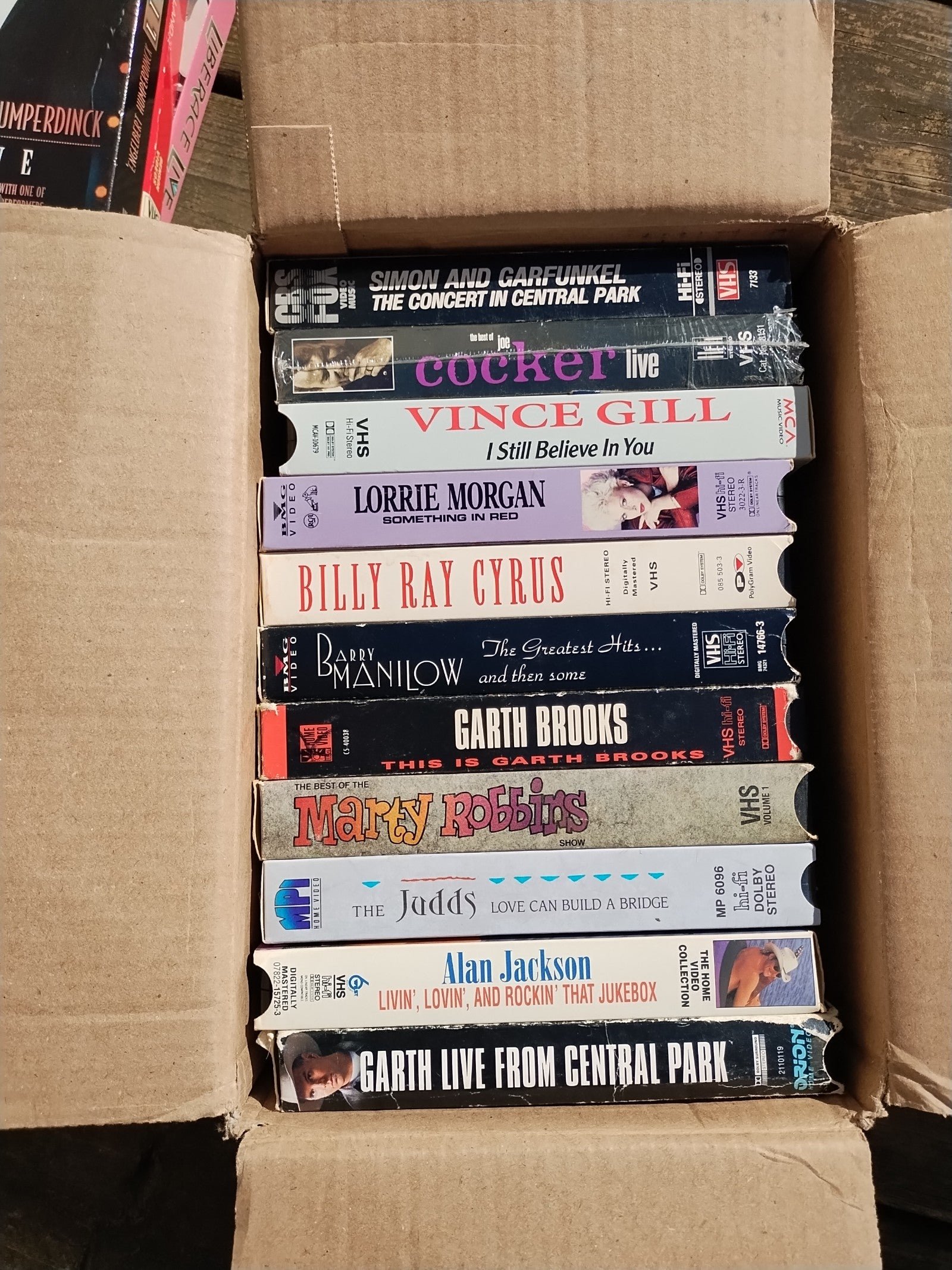 Vince gill, Garth brooks, Alan jackson, Billy Ray Cyrus VHS music lot