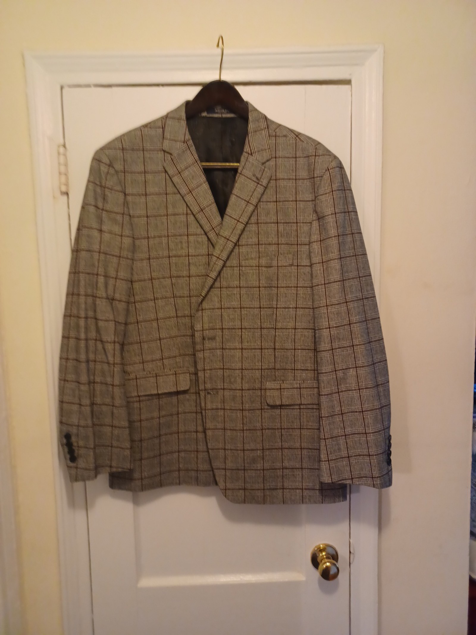 Blazer, Adolfo, Sz 48R, side vents. Mens grey, purple & black plaid sport coat