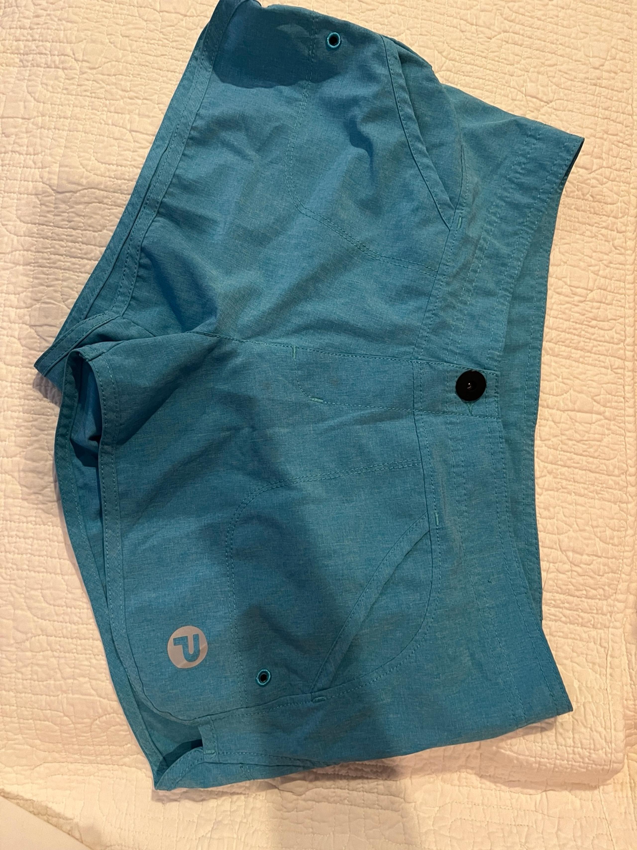 shorts women