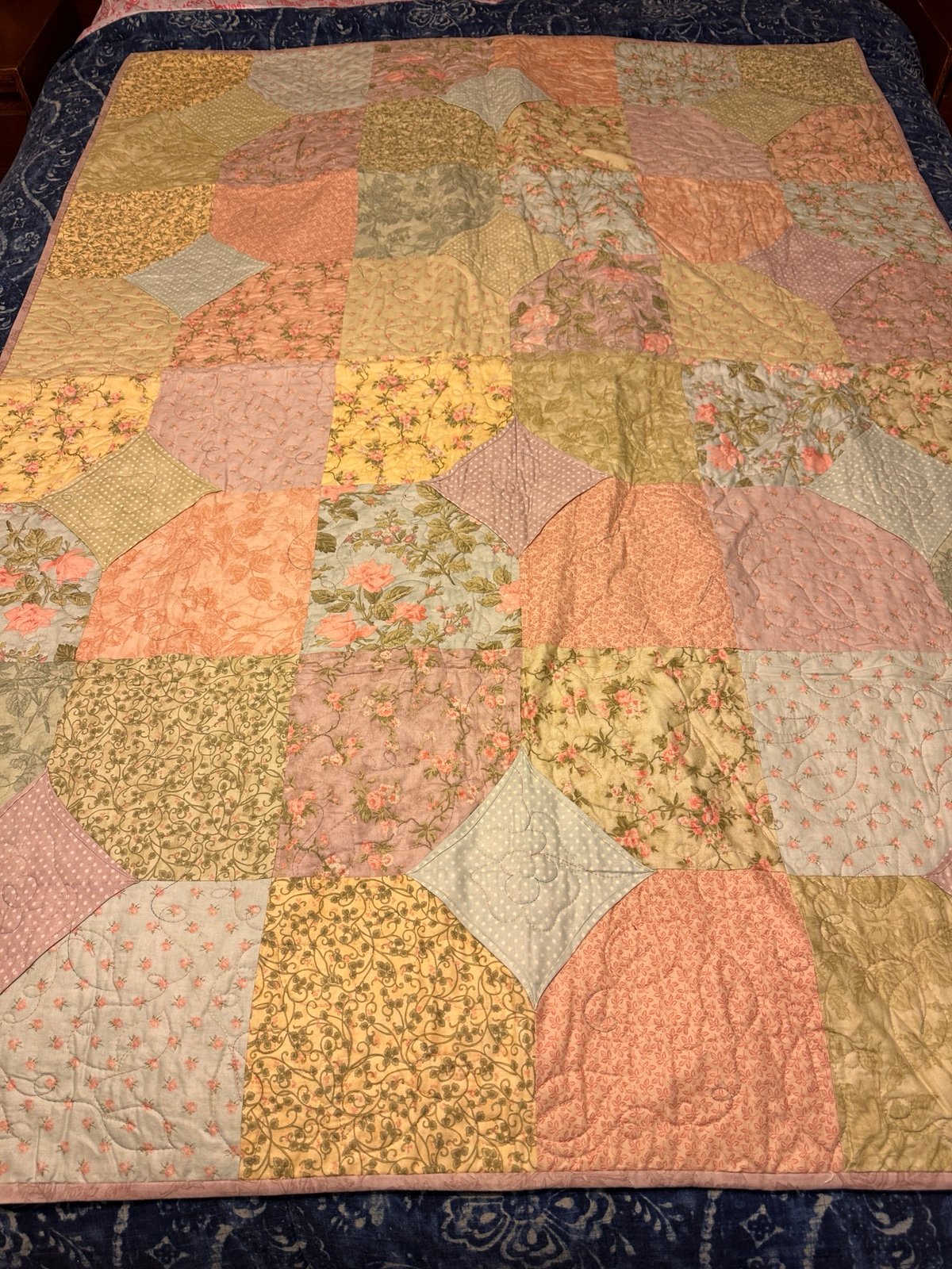2011 Homemade Flower Quilt Like New