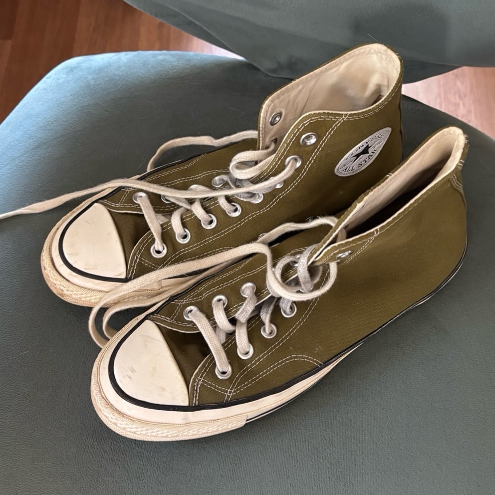 Army green Converse size 9.5 women