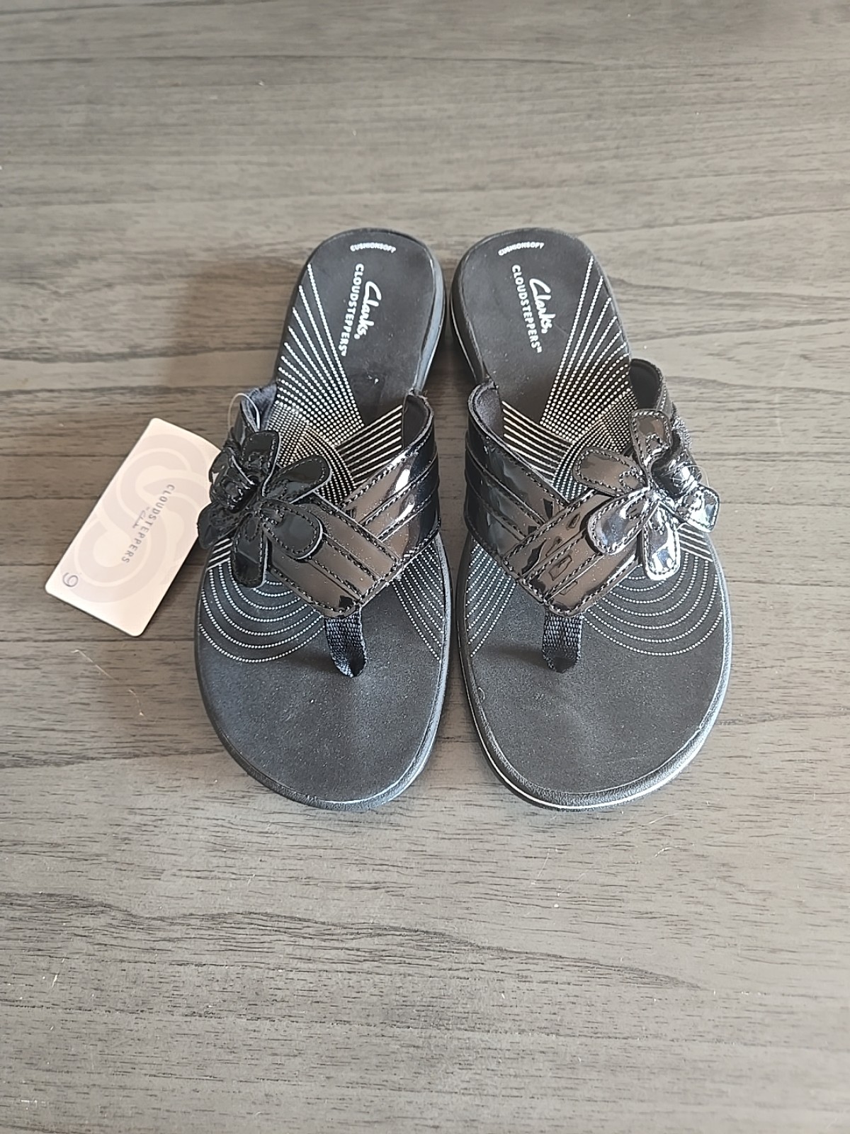 Clarks Cloudsteppers Size 9 Womens BrinKley Flora BLACK Patent Flip Flops