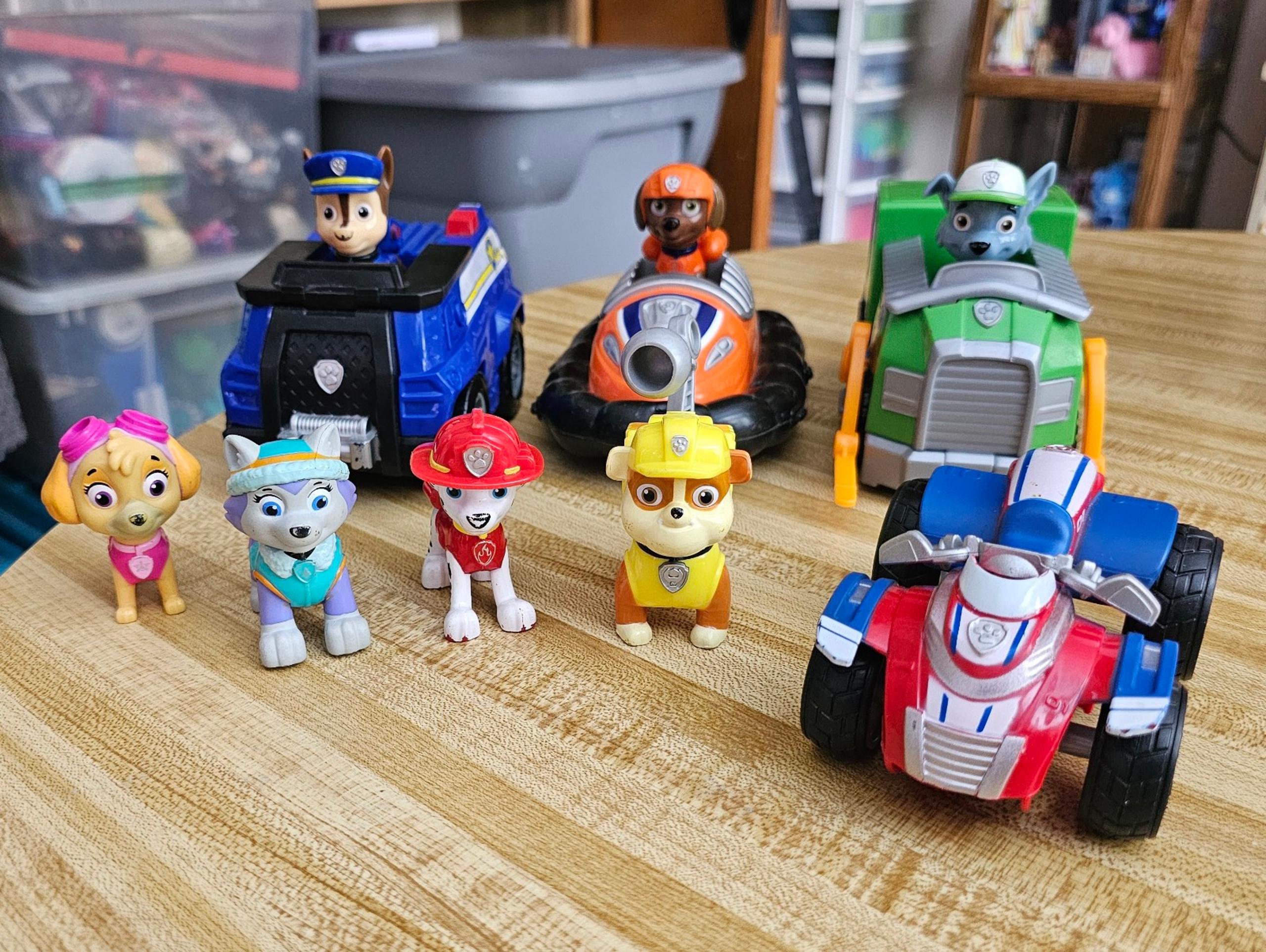 Paw Patrol Action Figure And Vehicles Lot