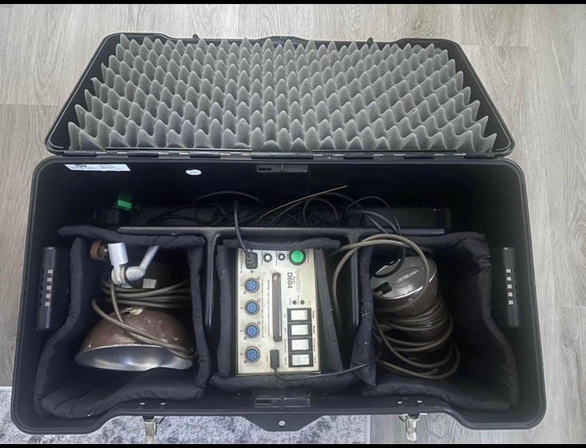 Speedotron D604 Studio Power Unit Flash Heads - Read for condition details