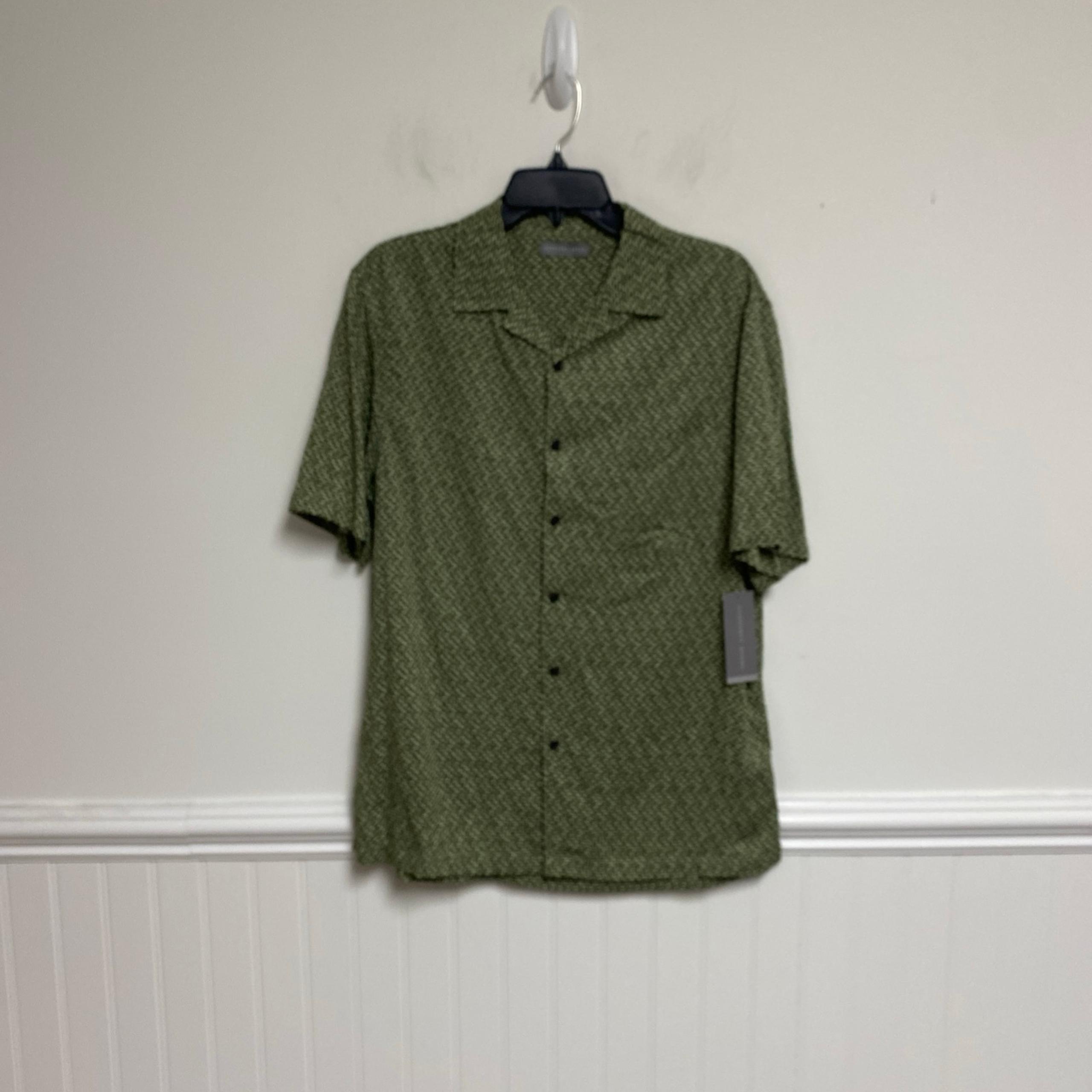 Geoffrey Beene Men’s Medium Camp Shirt Pebble Print Sage Button Up
