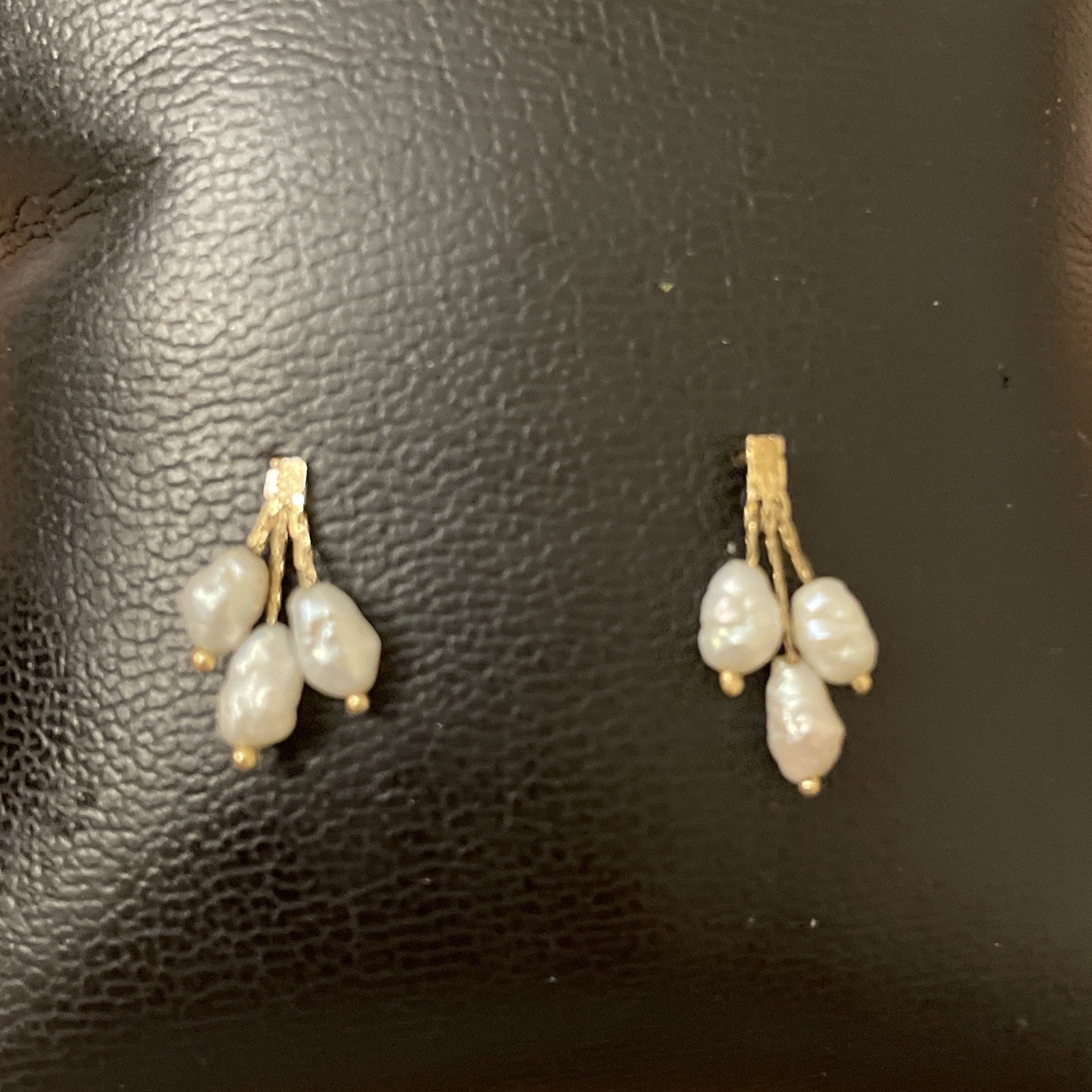 Stunning Vintage 14K Solid Yellow Gold Seed pearl Dangle Drop Earrings Dainty