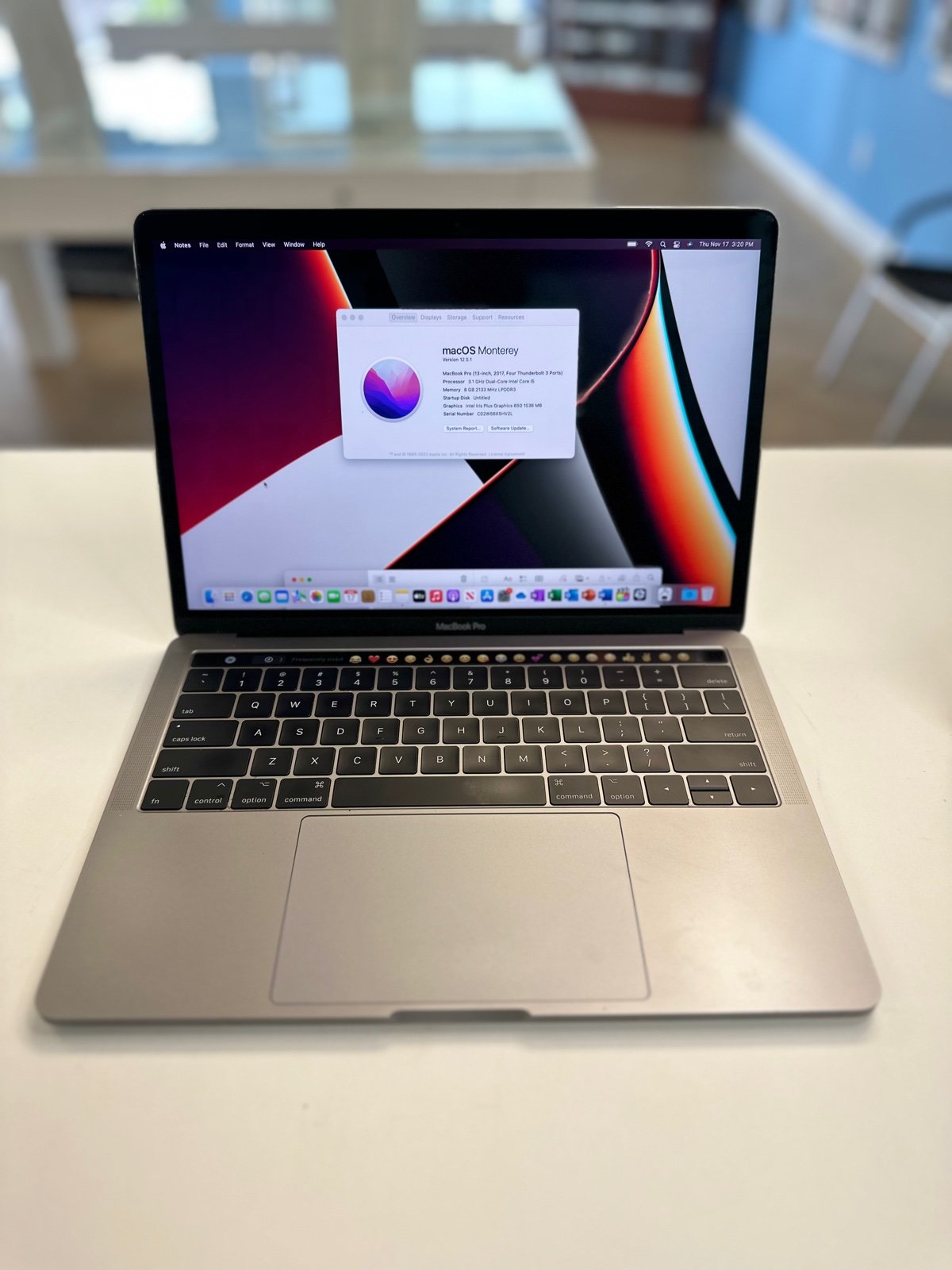 MacBook Pro TouchBar 256SSD with Final Cut Pro & Logic Pro X