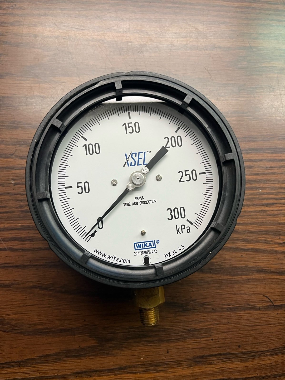 Wika XSEL 300 PSI Pressure Gauge 1/4 NPT Brass