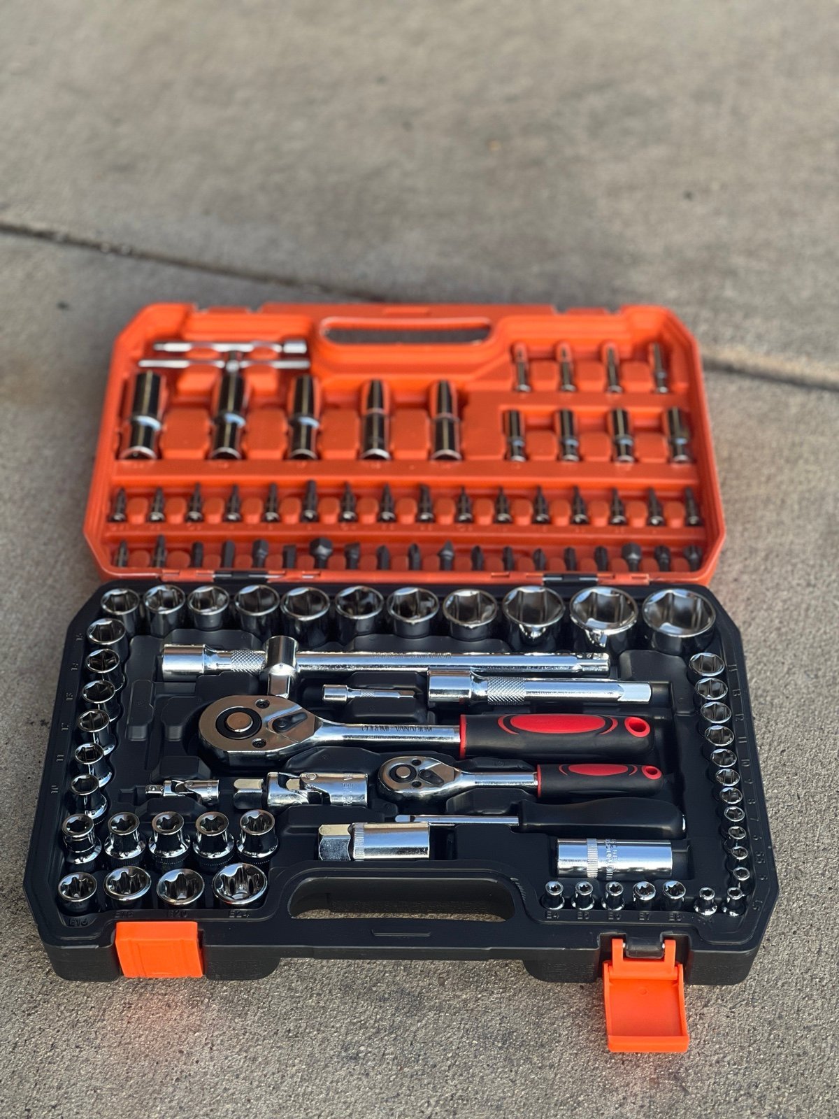 HIGH QUALITY 108 PIECES TOOLBOX