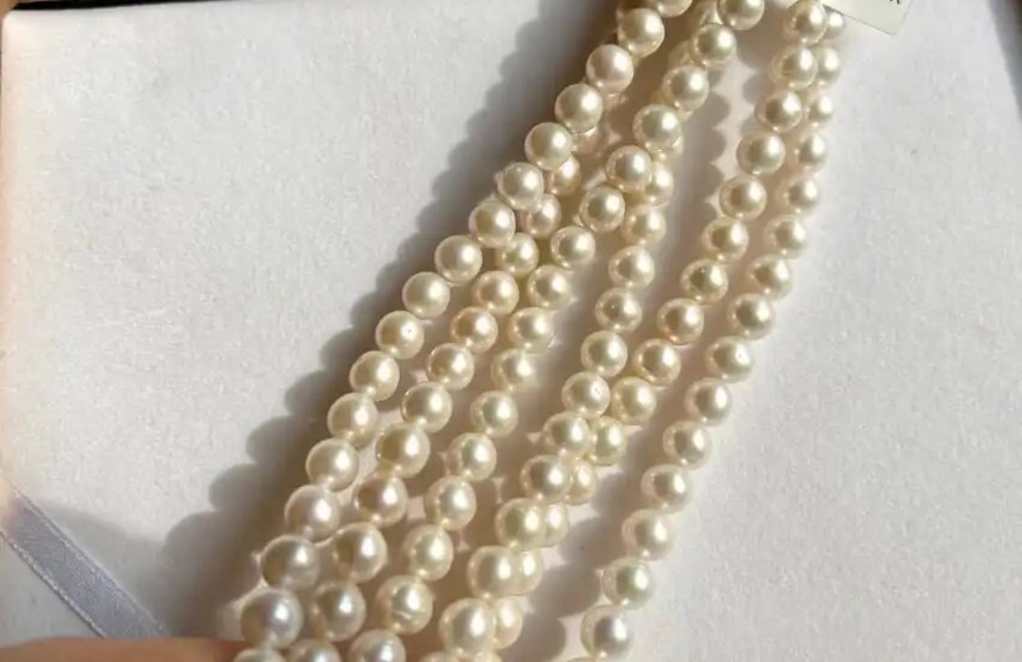 Very Good Uster 8-9mm White South Sea Pearl Necklace with Few Flaws
