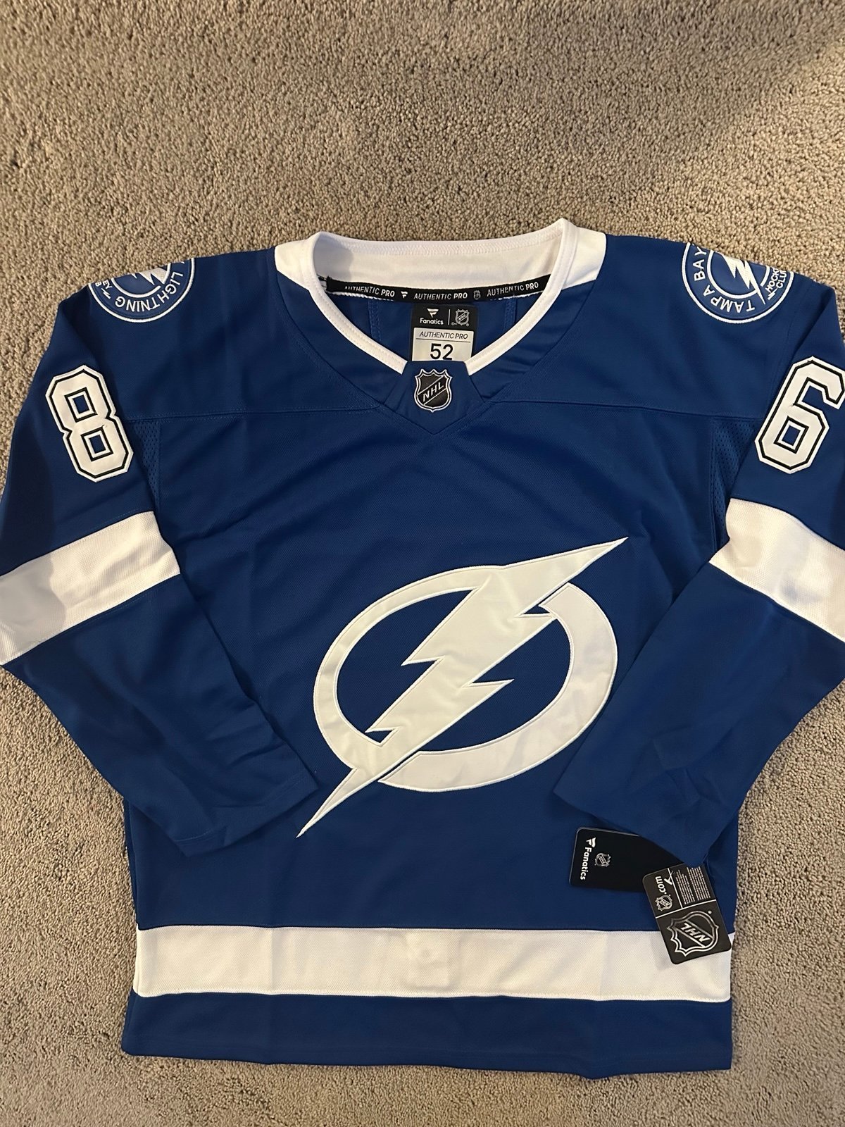 NIKITA KUCHEROV Tampa Bay Lightning NHL/ ADULT SIZE LARGE (L)  STITCHED