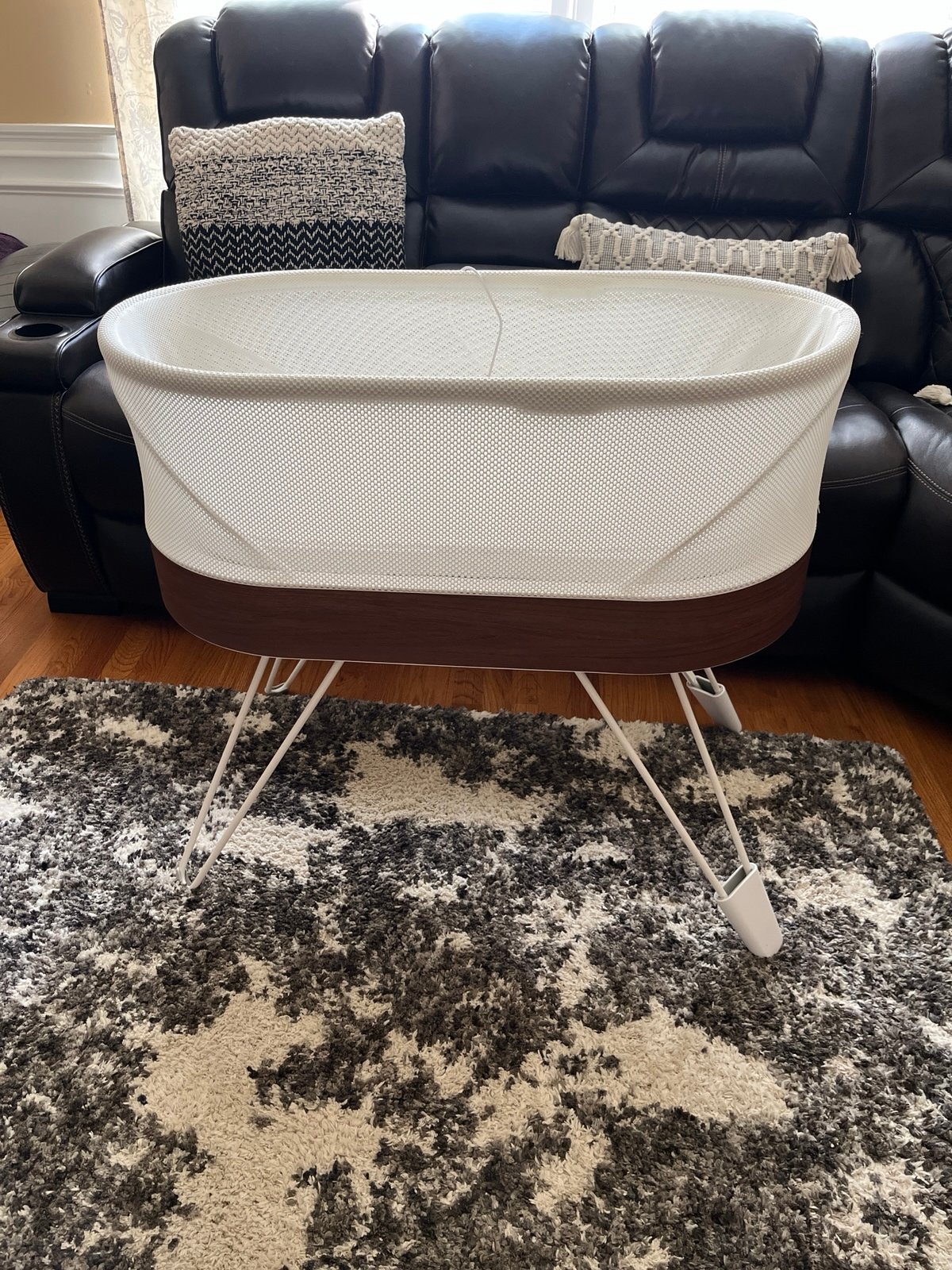 Snoo bassinet- LOCAL PICK UP ONLY