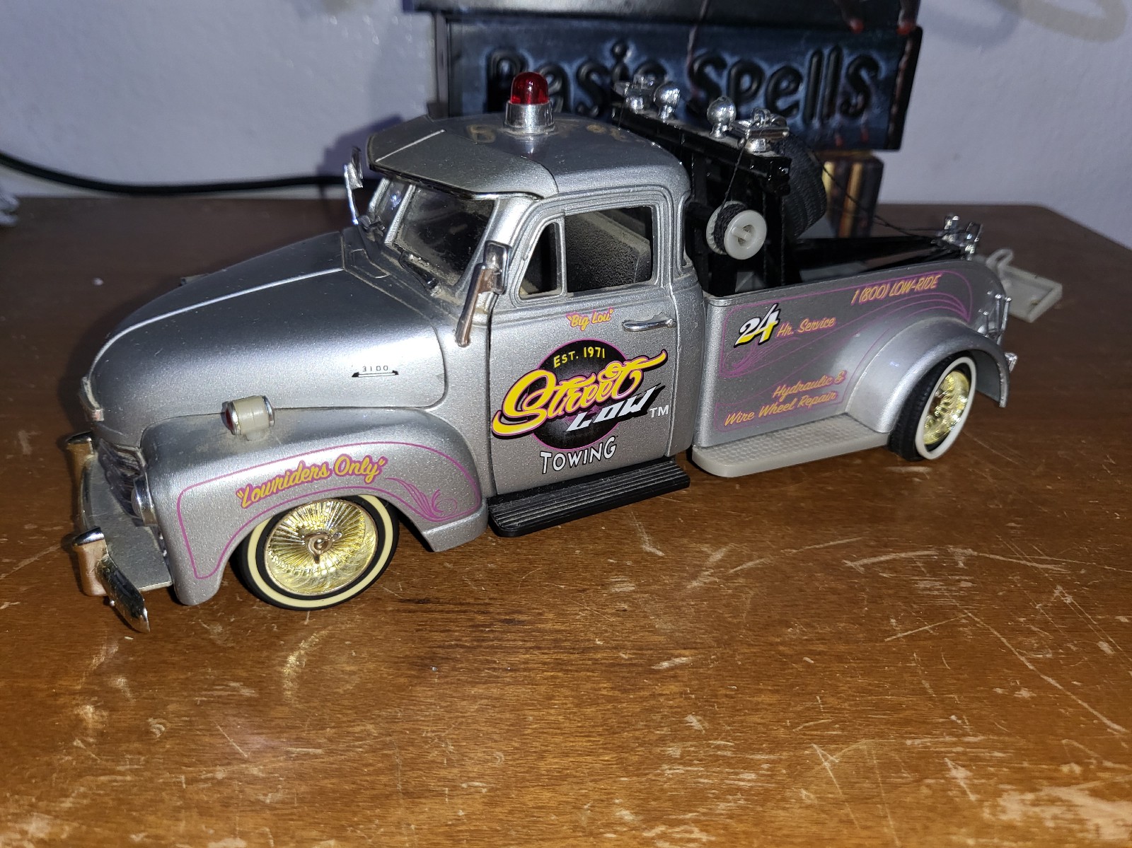 Jada Toys 1953 Chevrolet Tow Truck Silver Street Low Diecast 1:24 Scale USED