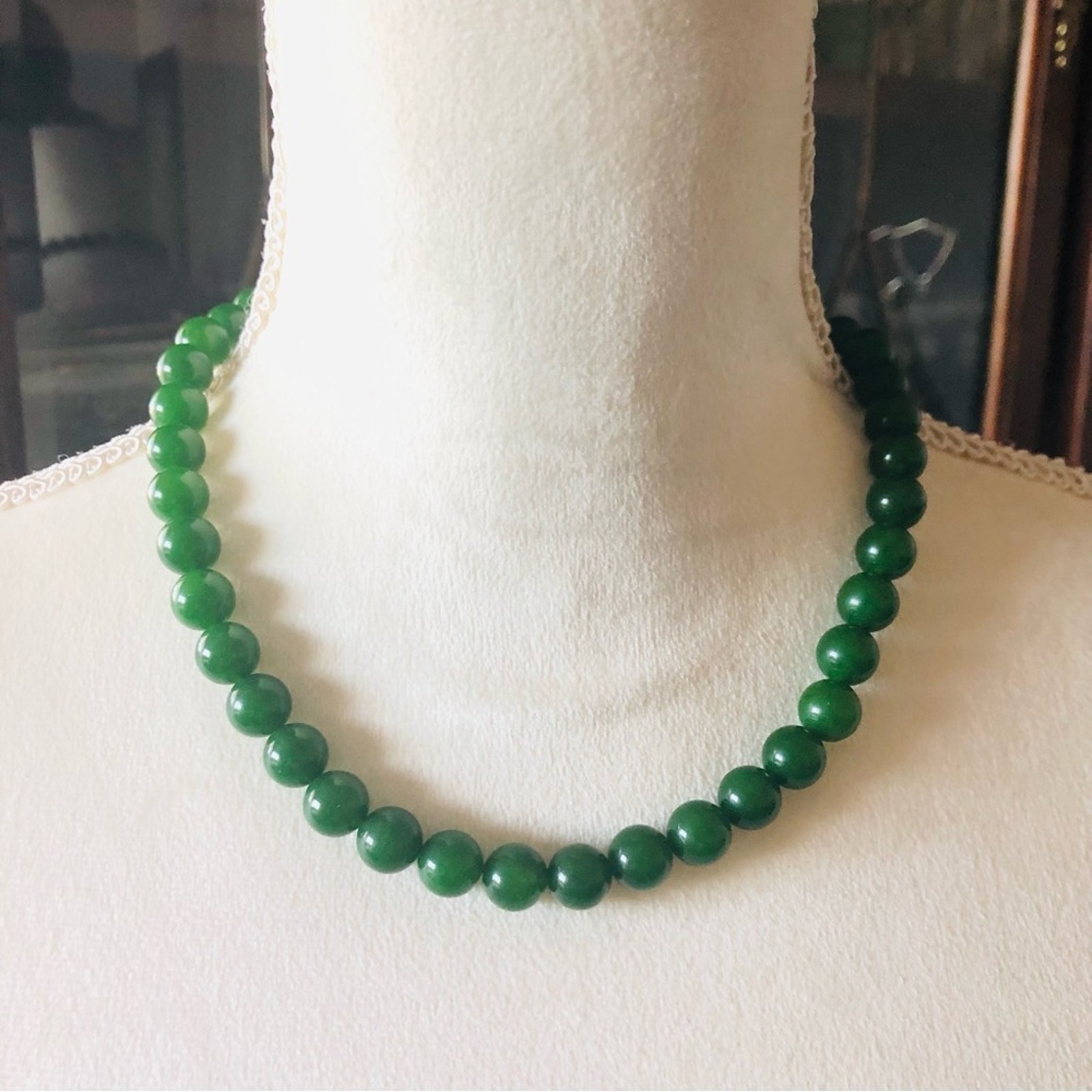Genuine nephrite jade 10mm round bead necklace