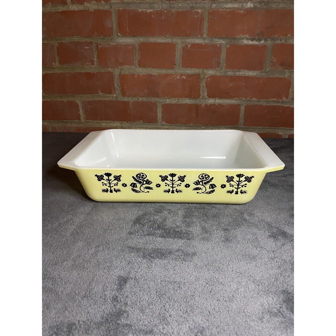Pyrex Black Needlepoint Embroidery Space Saver Casserole Yellow *No Lid* 575-B