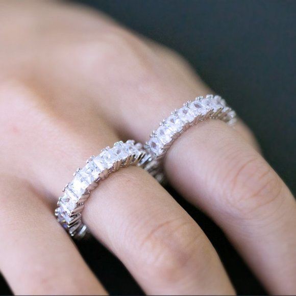 NEW 18K White Gold Diamond Eternity Ring