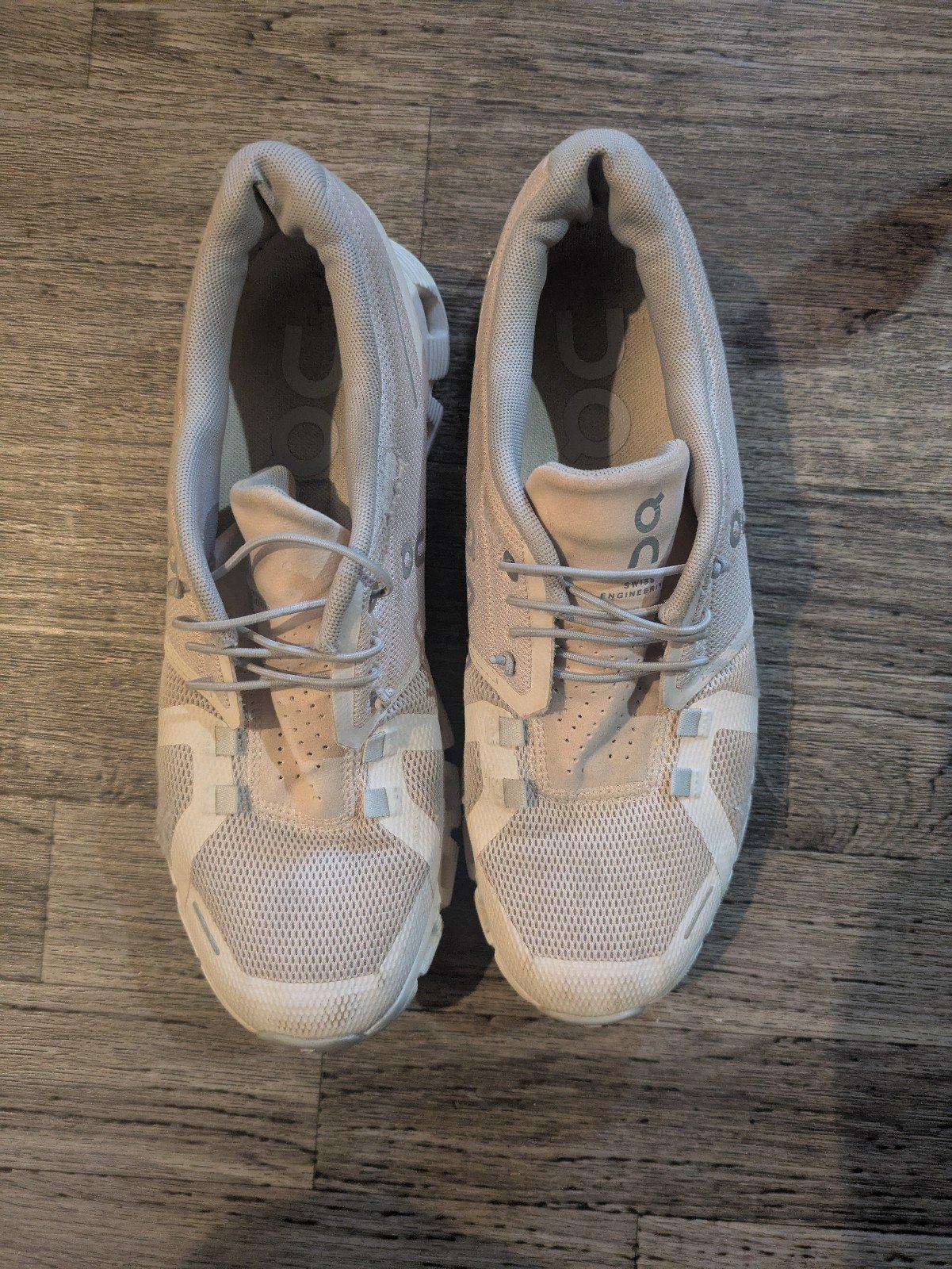 On cloud shoes size 8.5 w