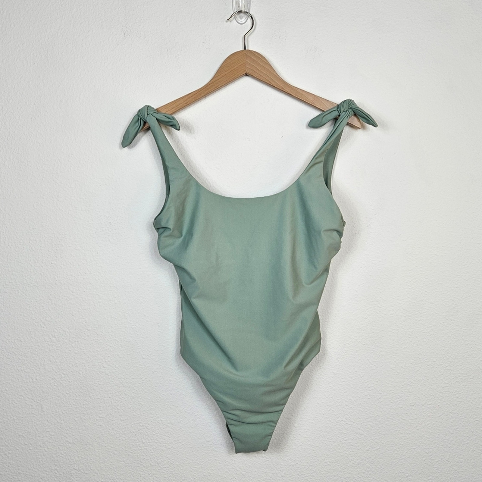 Minnow Made In California Size M Sage / Seam Foam Green Tie Knot Swimsuit