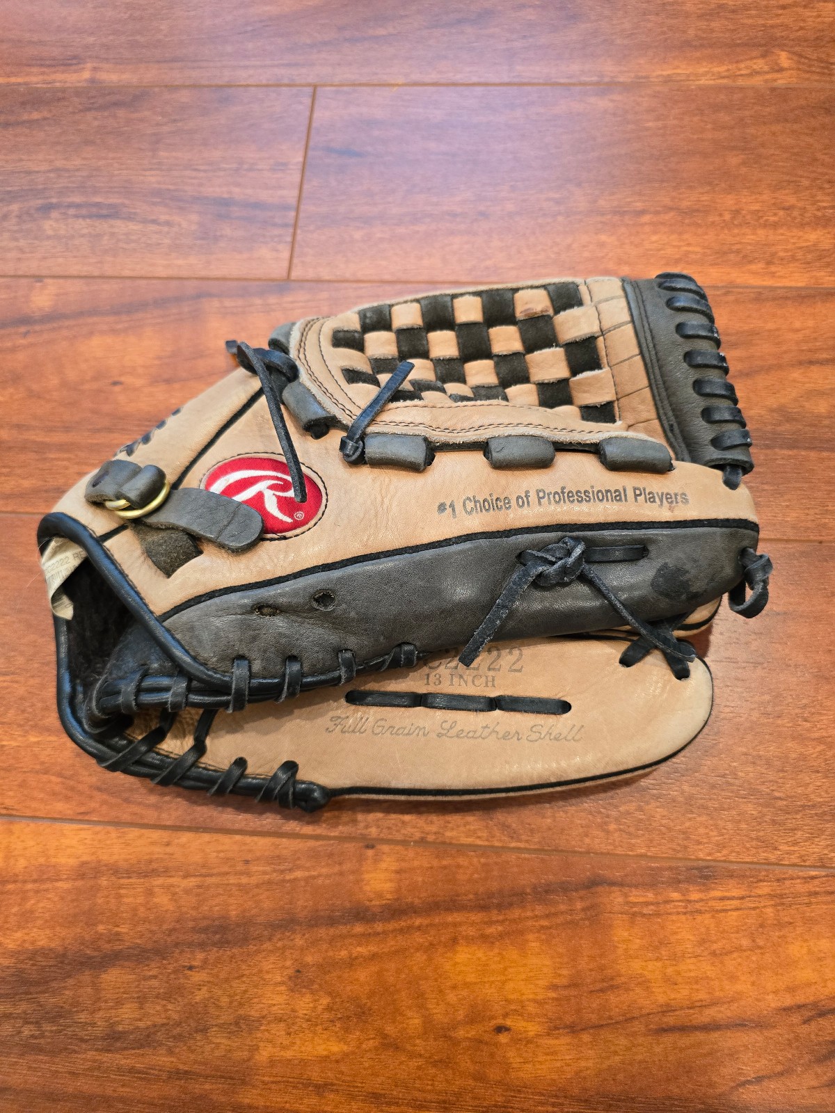 Rawlings CC2222 Custom Collections 13” Baseball Softball Glove Right Hand Throw