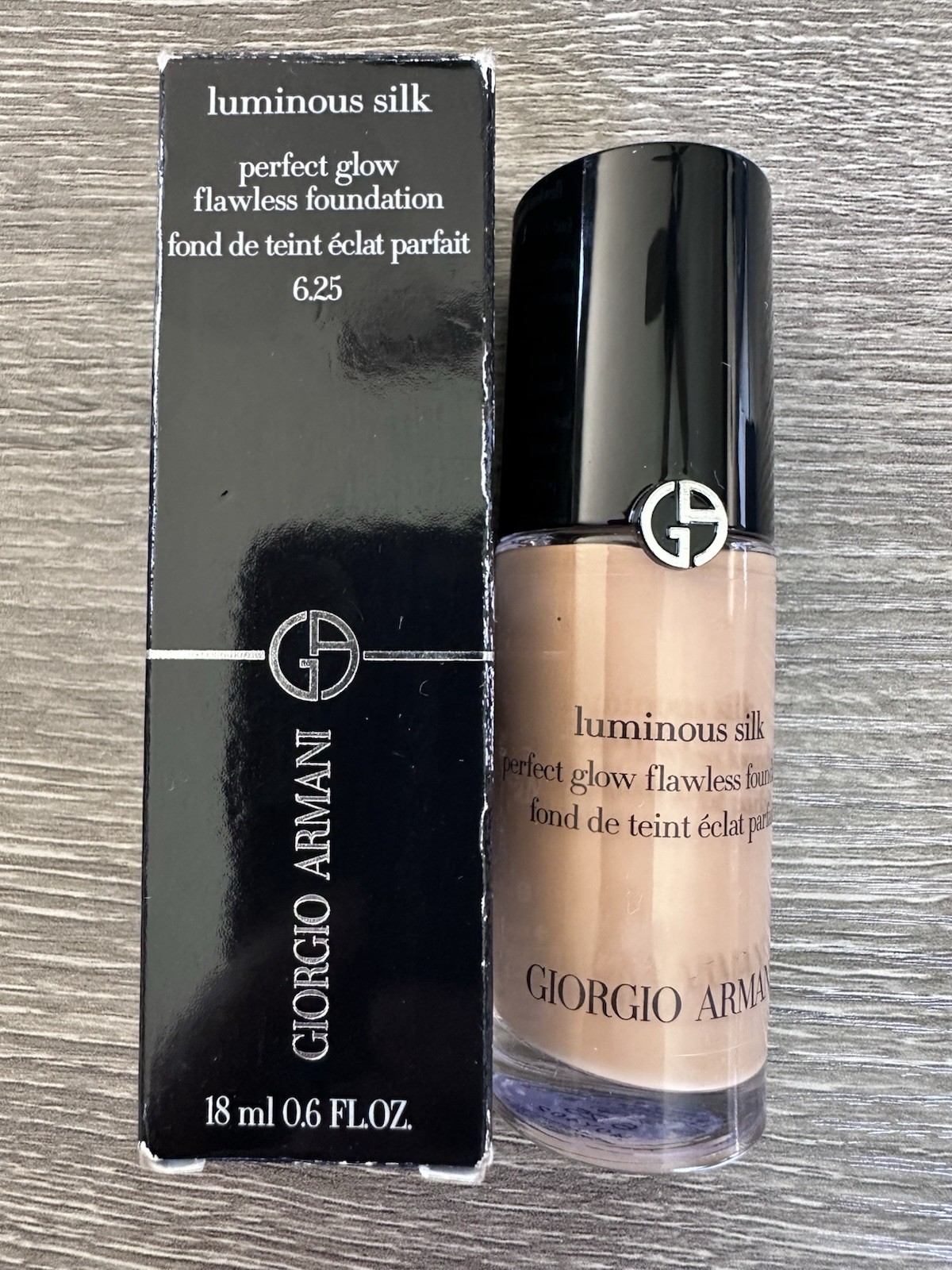 Giorgio Armani Luminous Silk Perfect Glow Flawless Foundation- 6.25 - NEW NIB