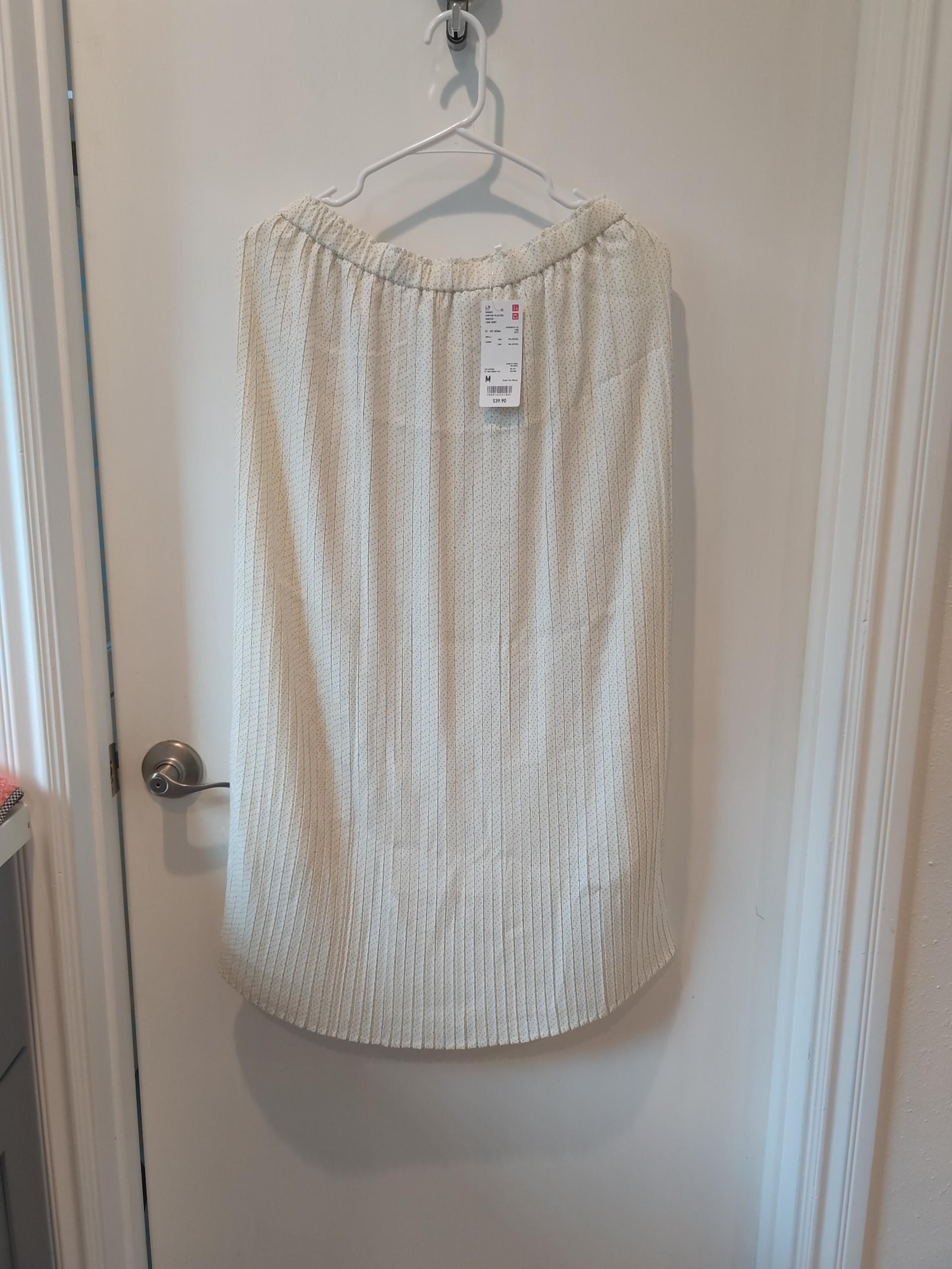 Uniqlo Brand New with Tag women chiffon pleated printed long skirt elegant sweet