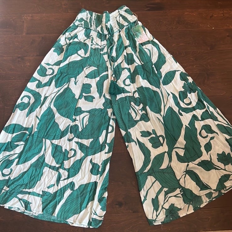 True Destinations Resort Wear Flare Pants Beach Tropical Coverup New Sz M