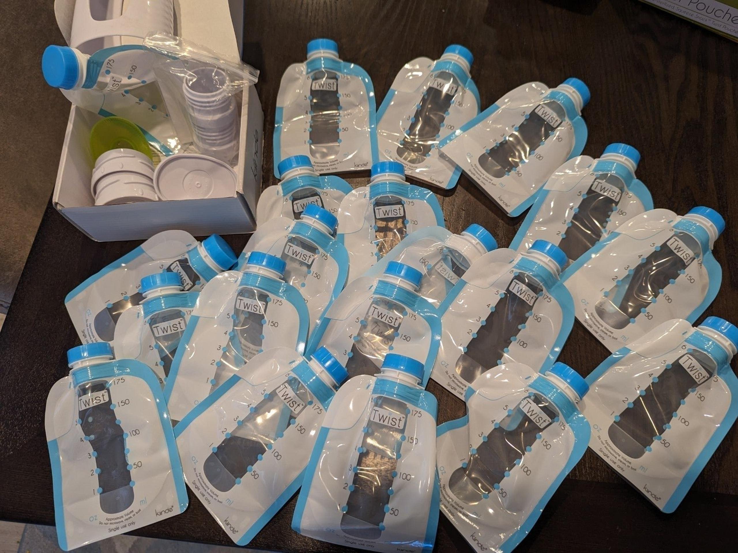 Kiinde Starter Pack with additional pouches for Breastfeeding
