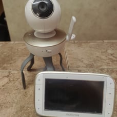 Motorola MBP855CONNECT Portable 5-Inch Color Screen Video Baby Monitor