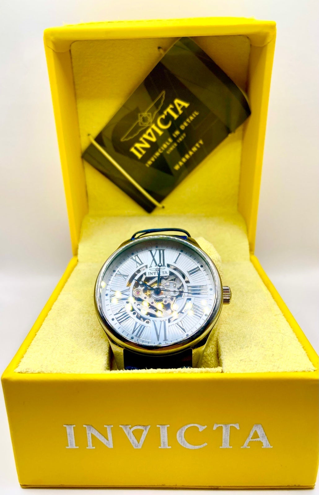 Invicta Vintage Men. Model 23634 - Men's Watch Automatic