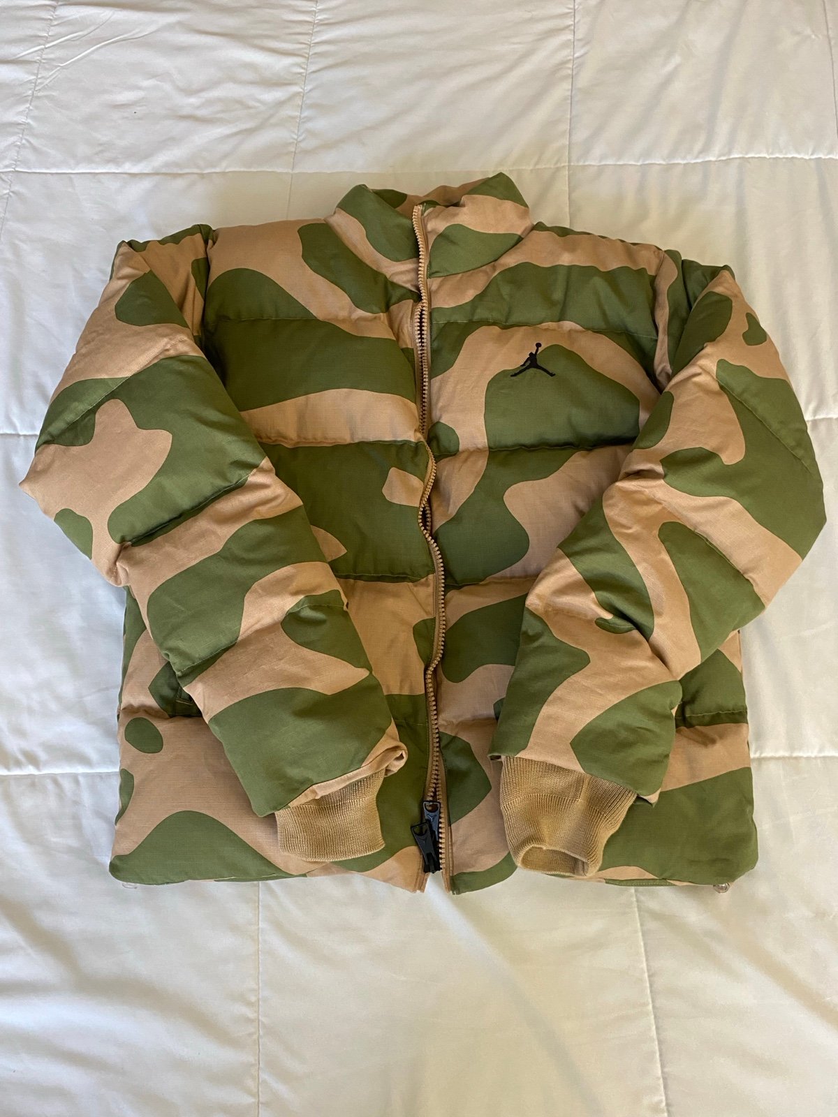 Nike Air Jordan Green Tan Camo Down Puffer Jacket FB6988-200 NWOT Men's Large